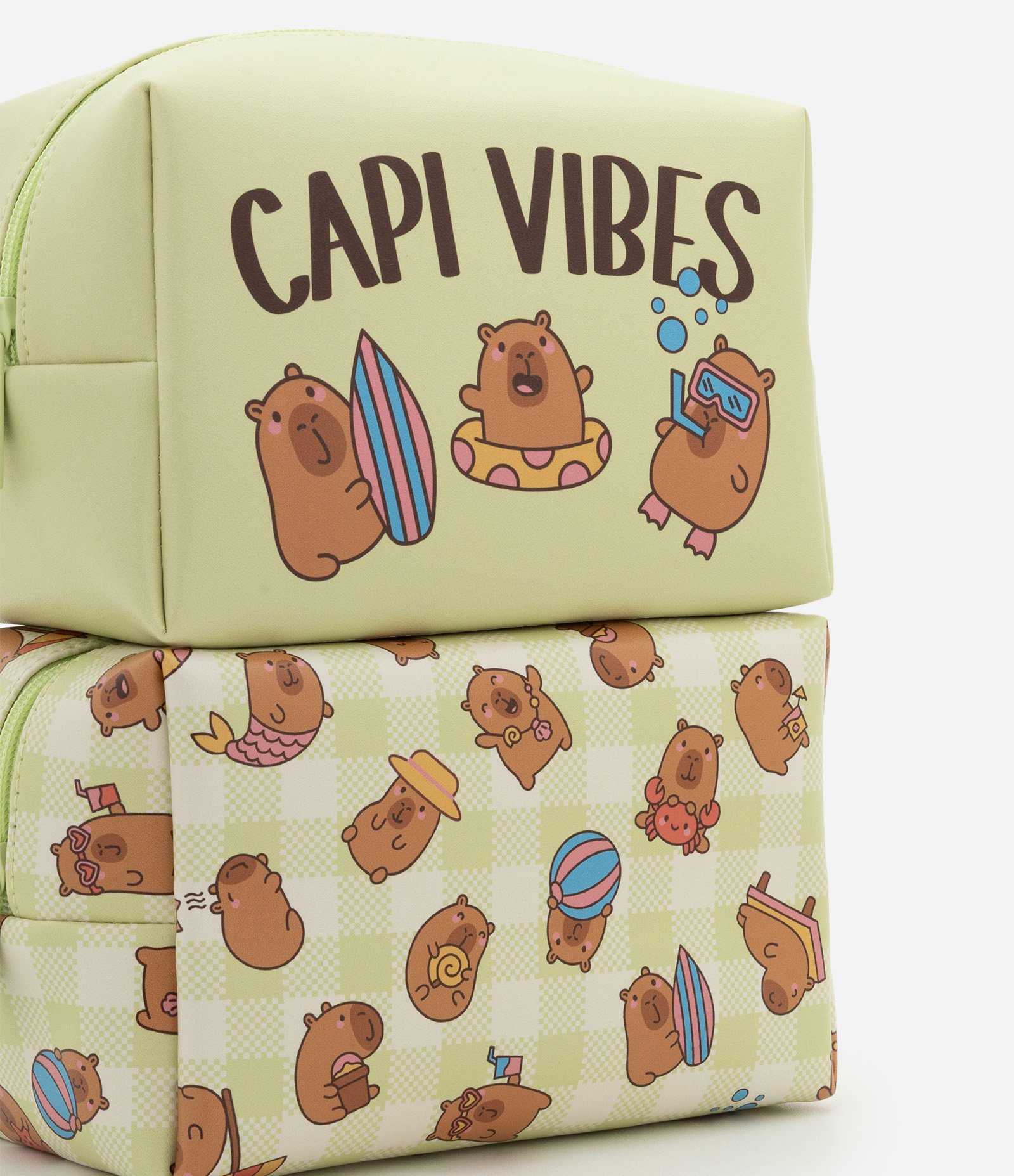 Kit 03 Nécessaires com Tamanhos Diversos e Estampa de Capivara Verde 3