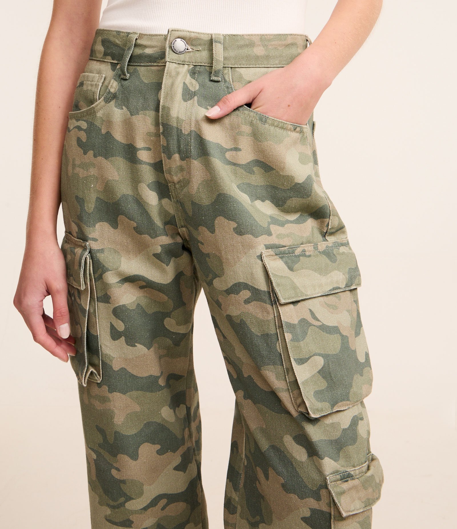 Calça Wide Leg com Cintura Baixa e Estampa Camuflada Verde 3