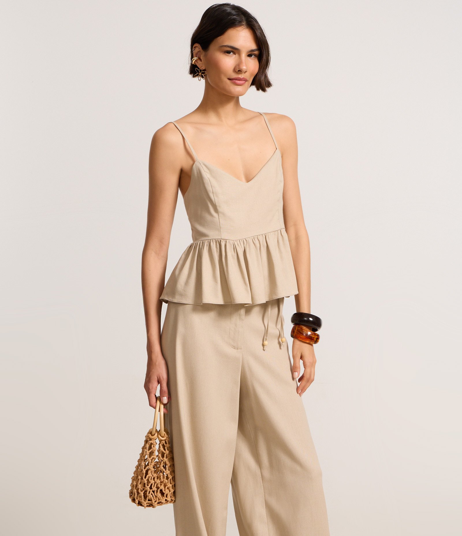 Calça Reta em Viscose com Linho e Amarração Lateral Bege 2