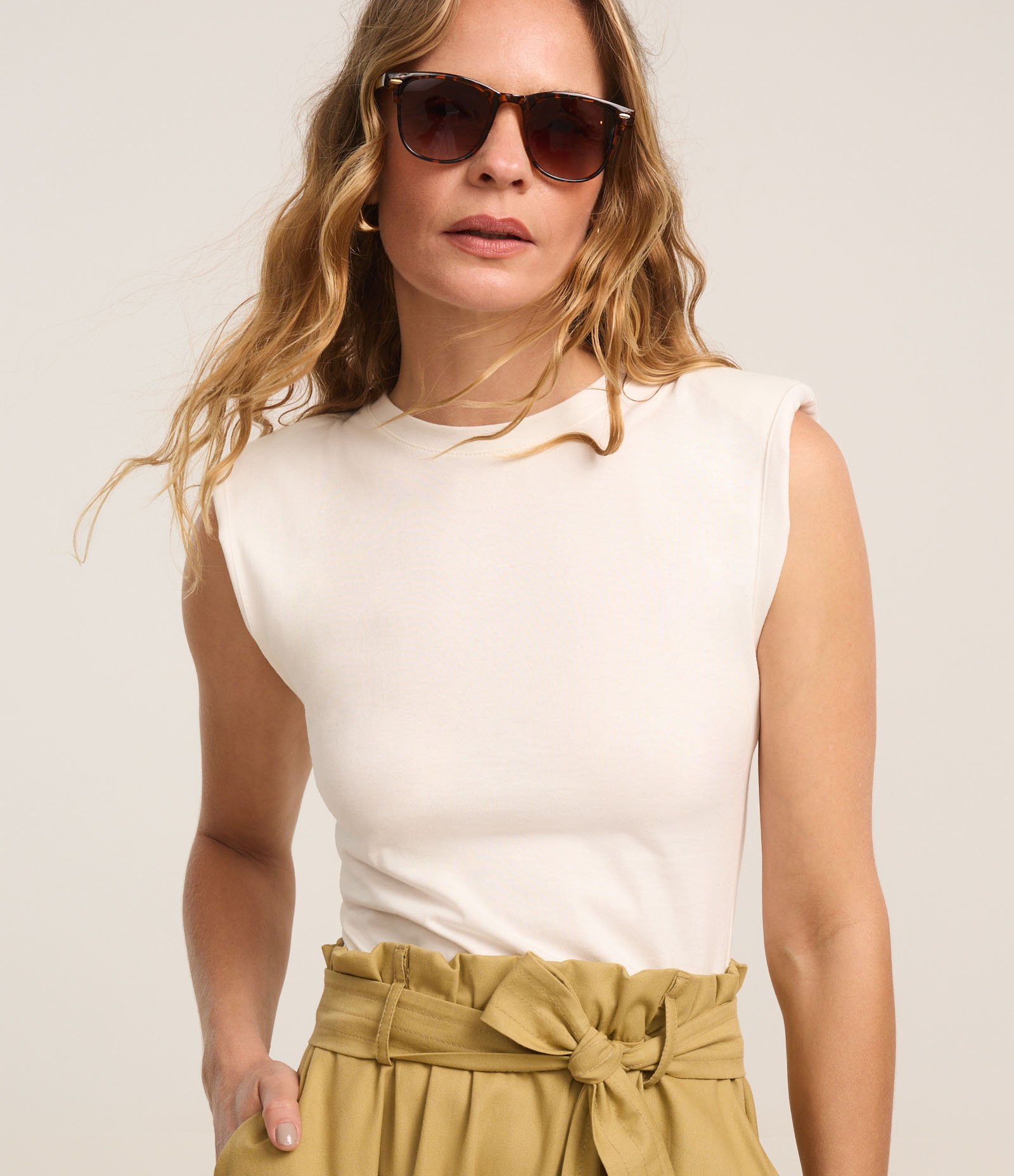 Vestido Hi-Lo Reto Midi em Cotton e Sarja com Amarração Branco/Bege 3