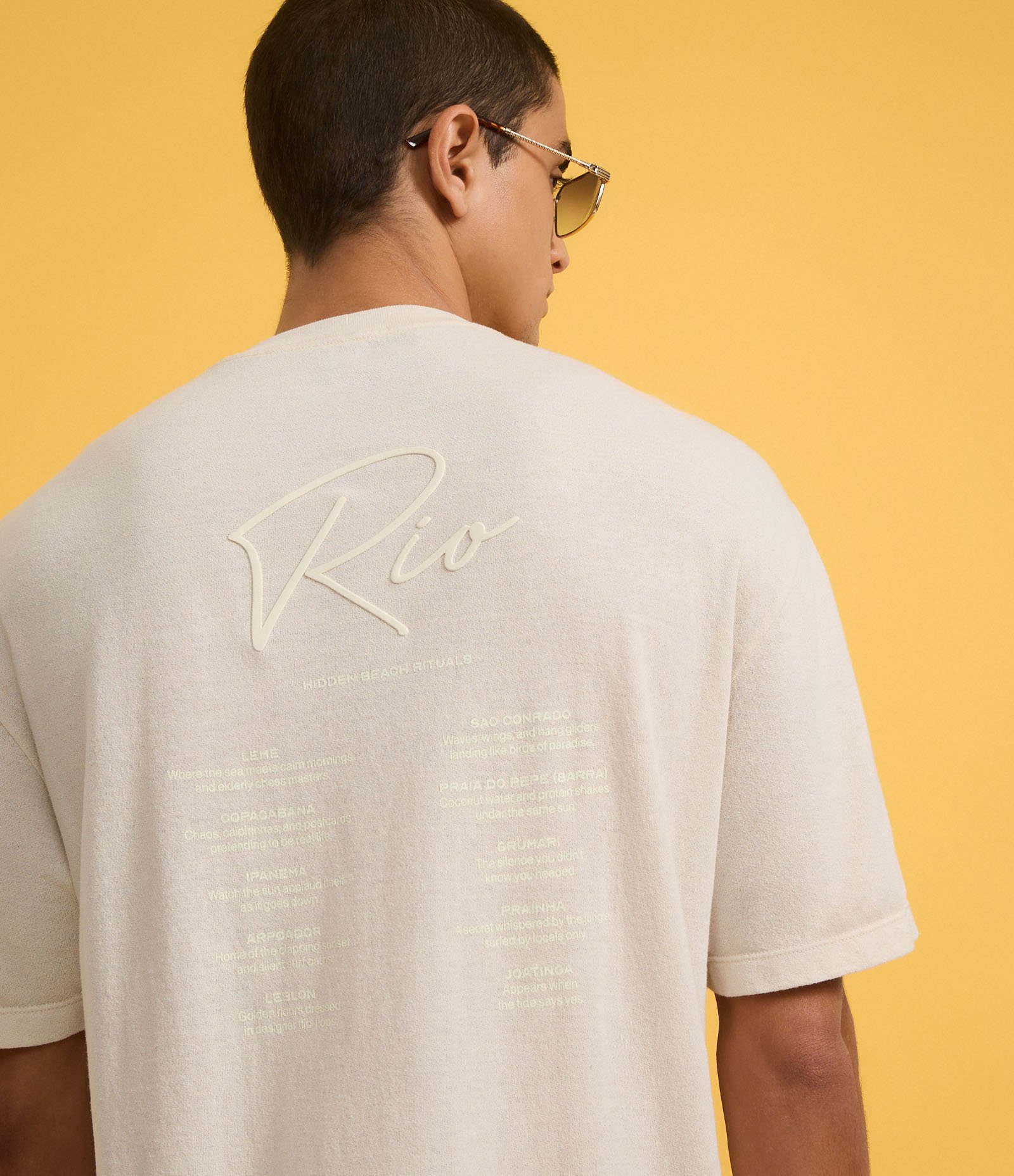 Camiseta Relaxed em Algodão com Lettering em Revelo Rio Bege 4