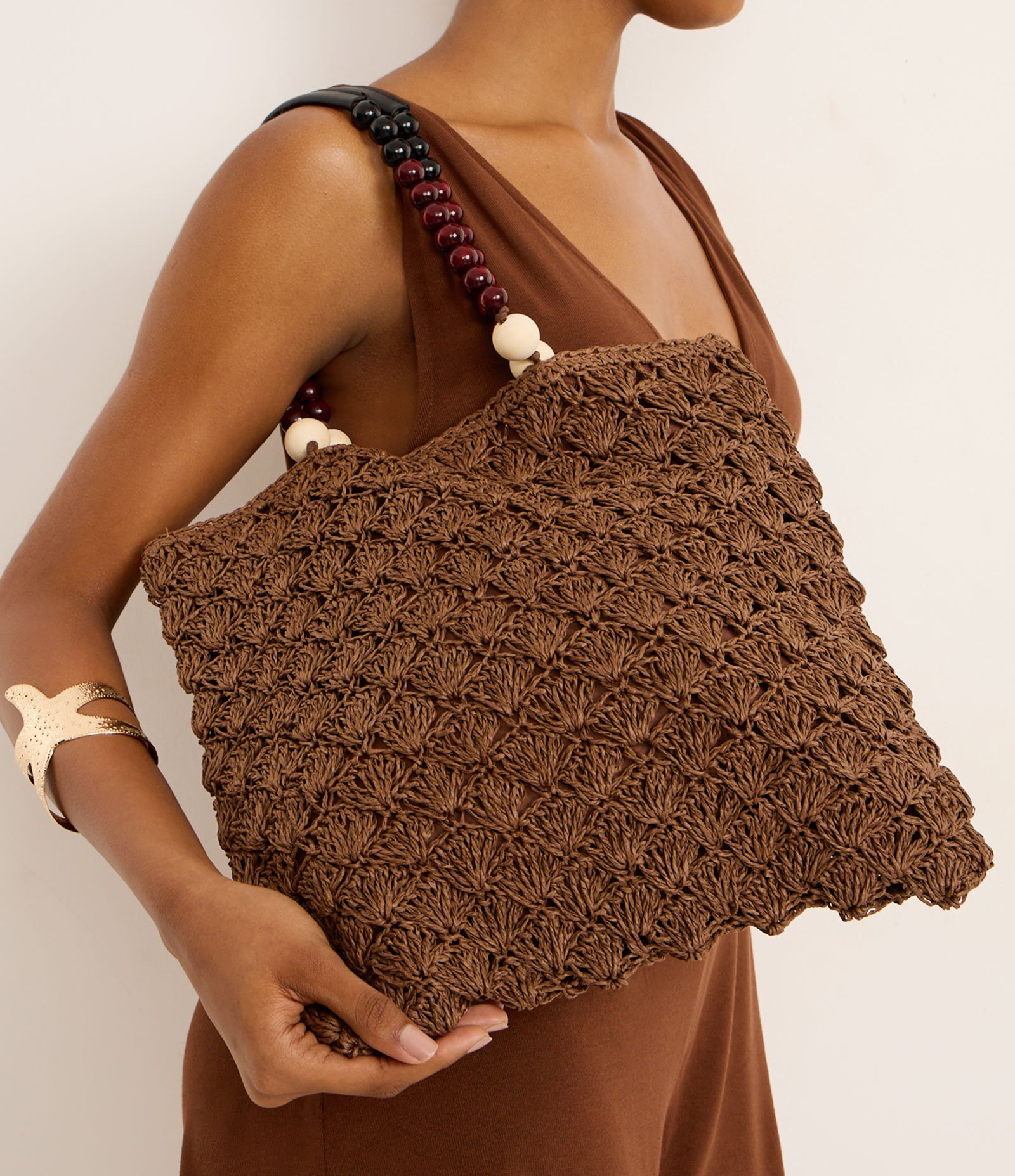 Bolsa de Praia em Palha com Bolinhas de Madeira nas Alças Marrom 1