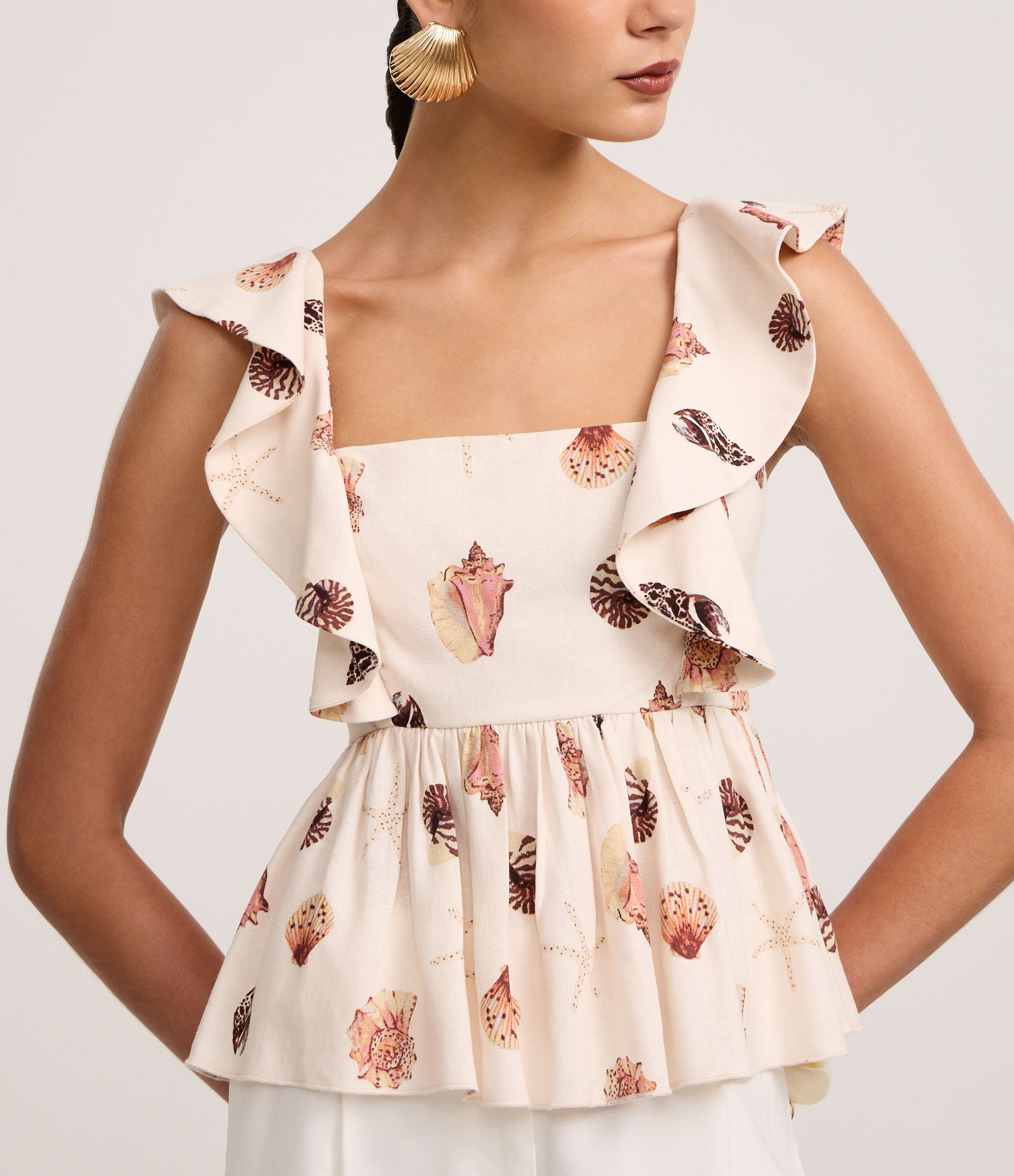 Blusa em Viscolinho com Alça de Babado e Estampa Concha Off White 4