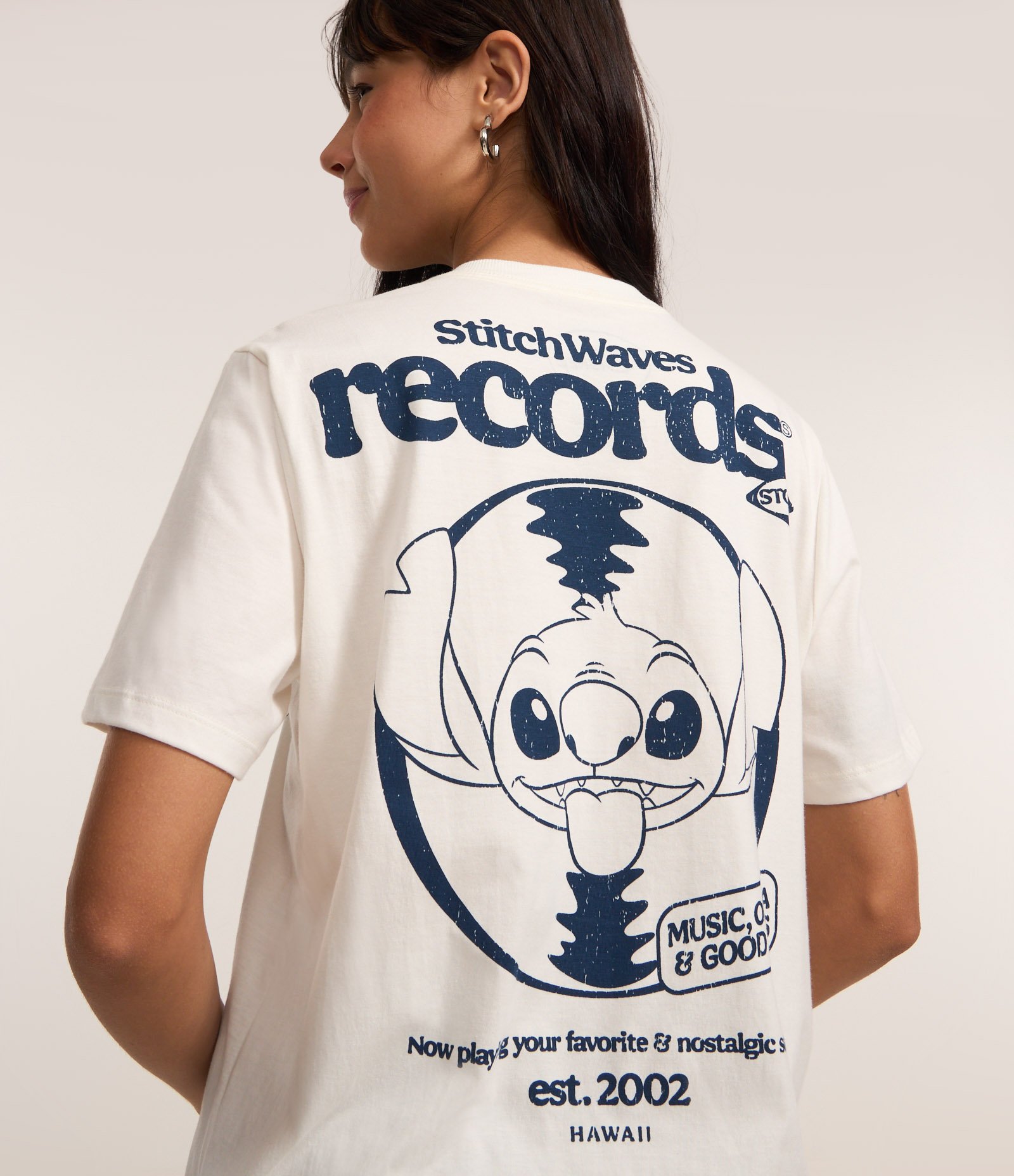 Camiseta T-Shirt em Algodão com Estampa Lilo & Stitich Records Branco Neve 1