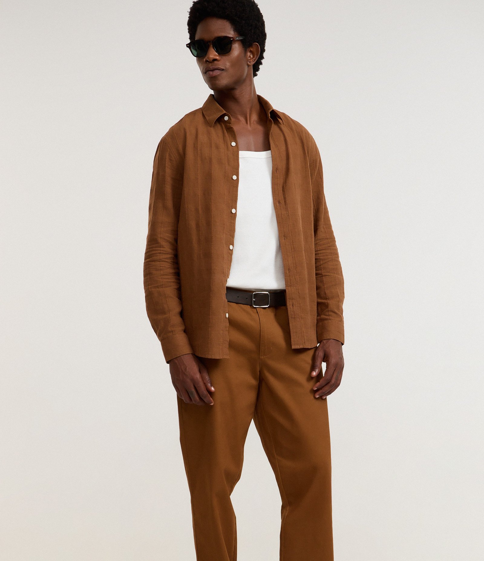 Calça Reta em Sarja Peletizada Marrom 5