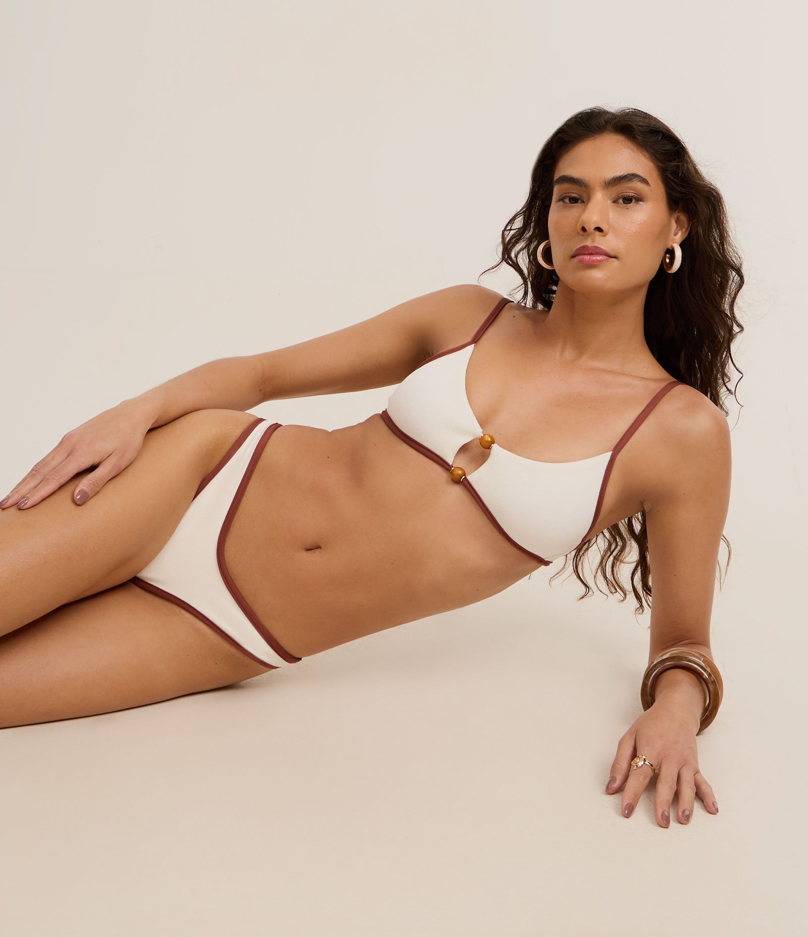 Biquíni Calcinha Asa Delta em Microfibra com Viés Contrastante Branco 1