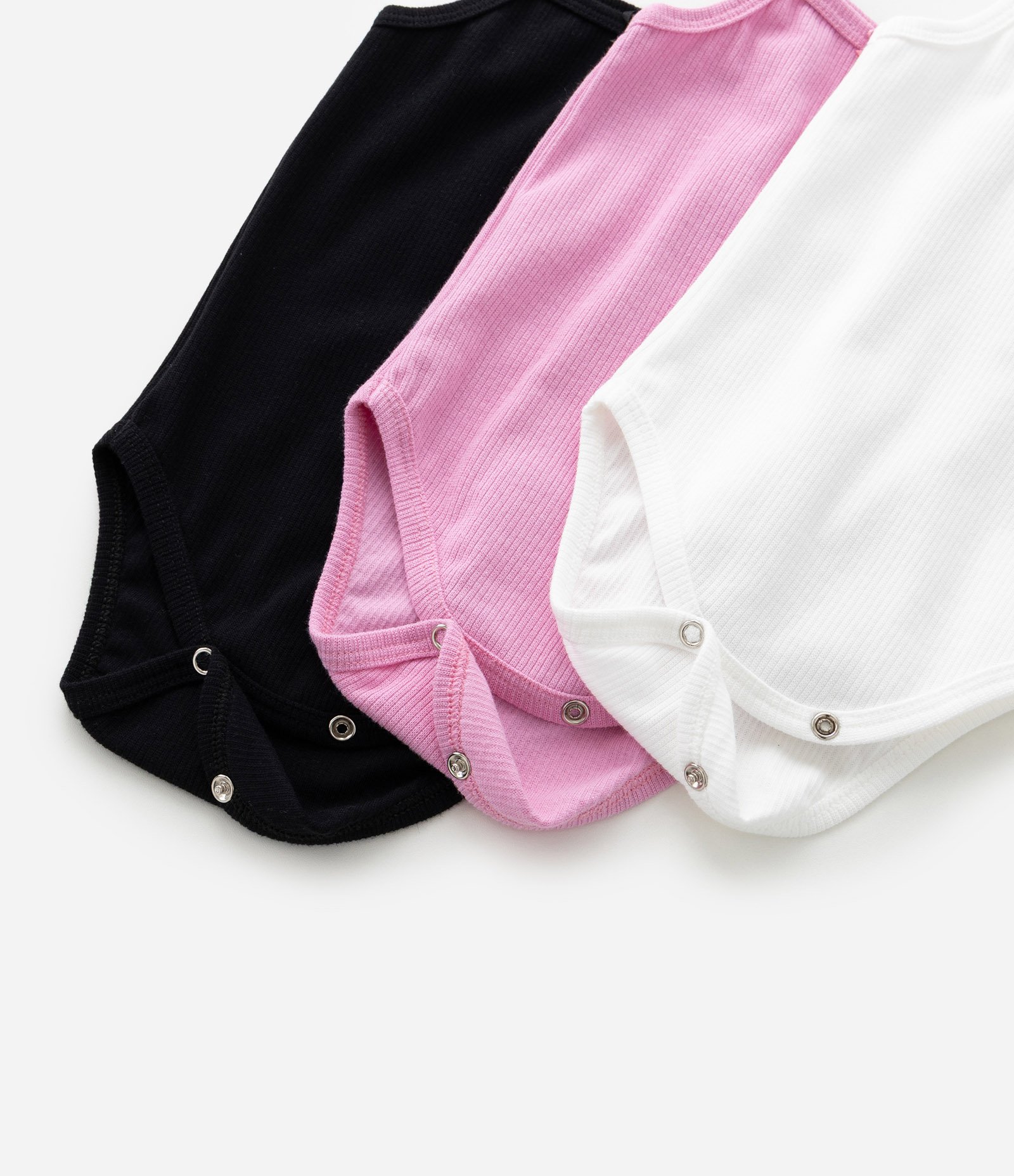 Kit 03 Bodies Infantis em Ribana com Lacinho - Tam 0 a 18 meses Branco/Rosa/Preto 4