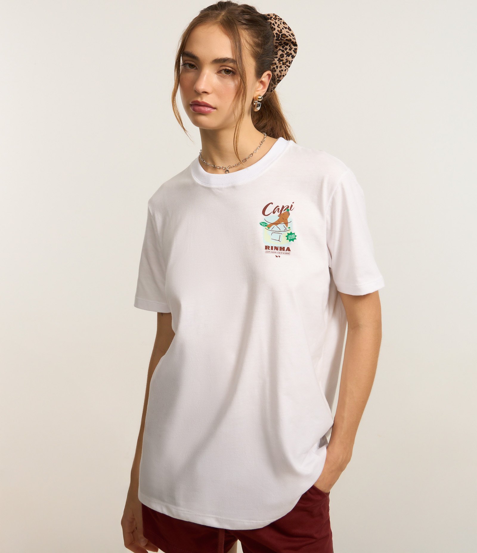 Camiseta em Algodão com Estampa Capivara Caipirinha Branco 2