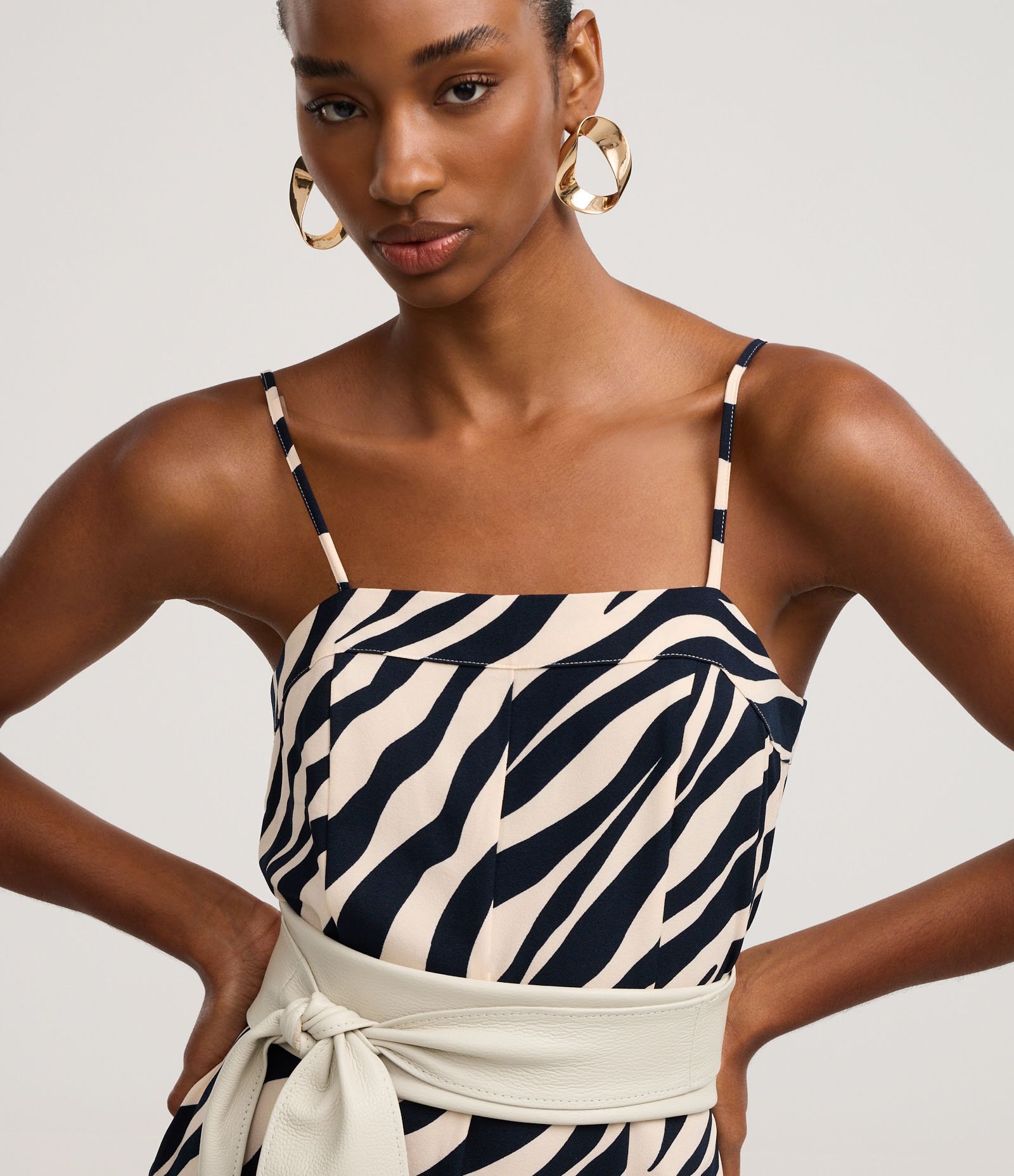 Macacão Wide Leg Alfaiatado em Crepe com Estampa Zebra Azul Marinho/Bege 3