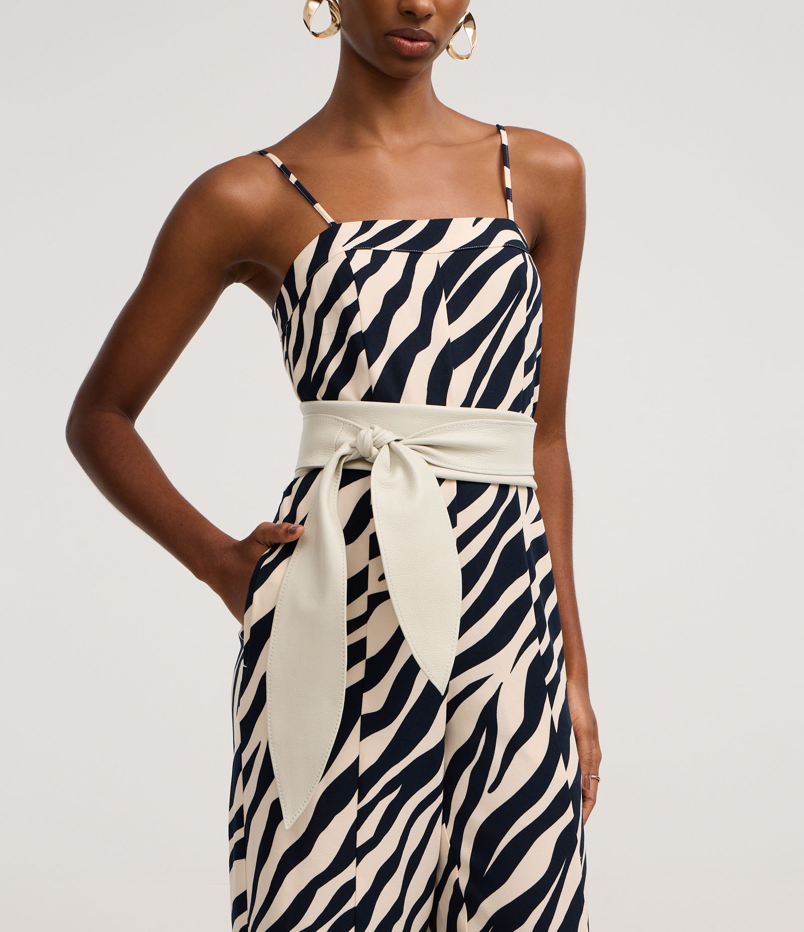 Macacão Wide Leg Alfaiatado em Crepe com Estampa Zebra Azul Marinho/Bege 5