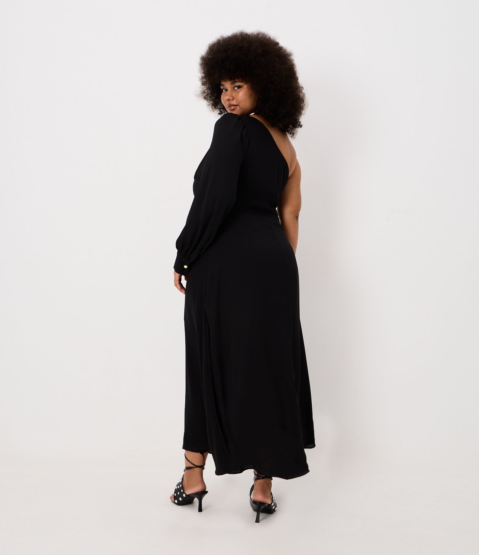 Vestido Ombro Só em Crepe com Fenda Curve & Plus Size Preto 4