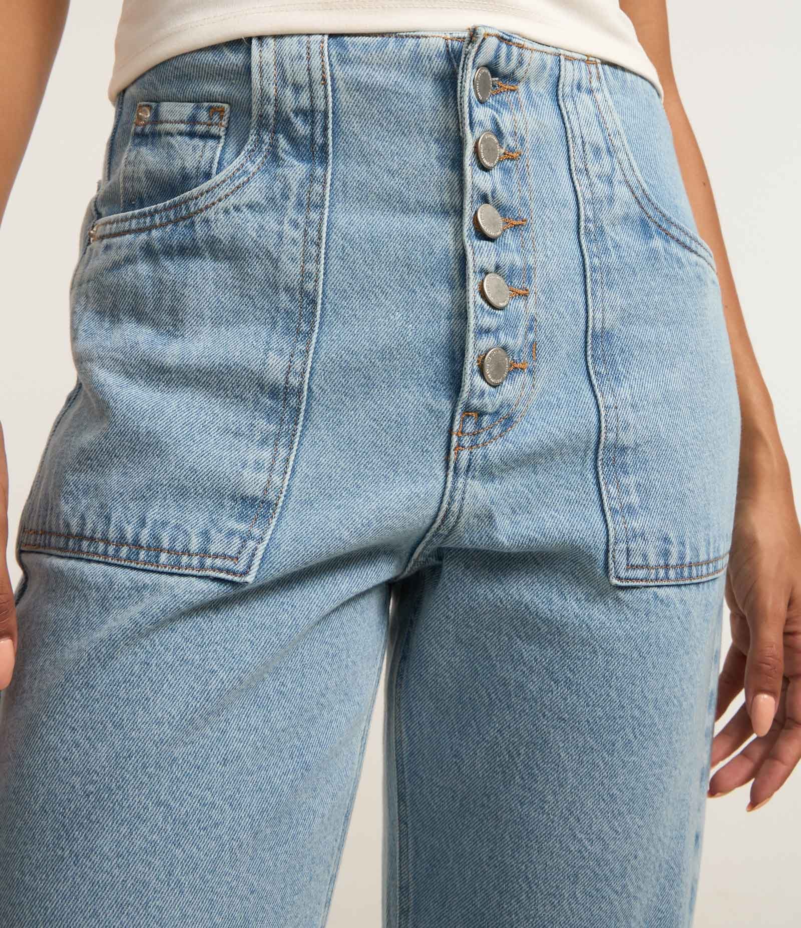 Calça Reta em Jeans com Cintura Baixa e Botões Azul 4