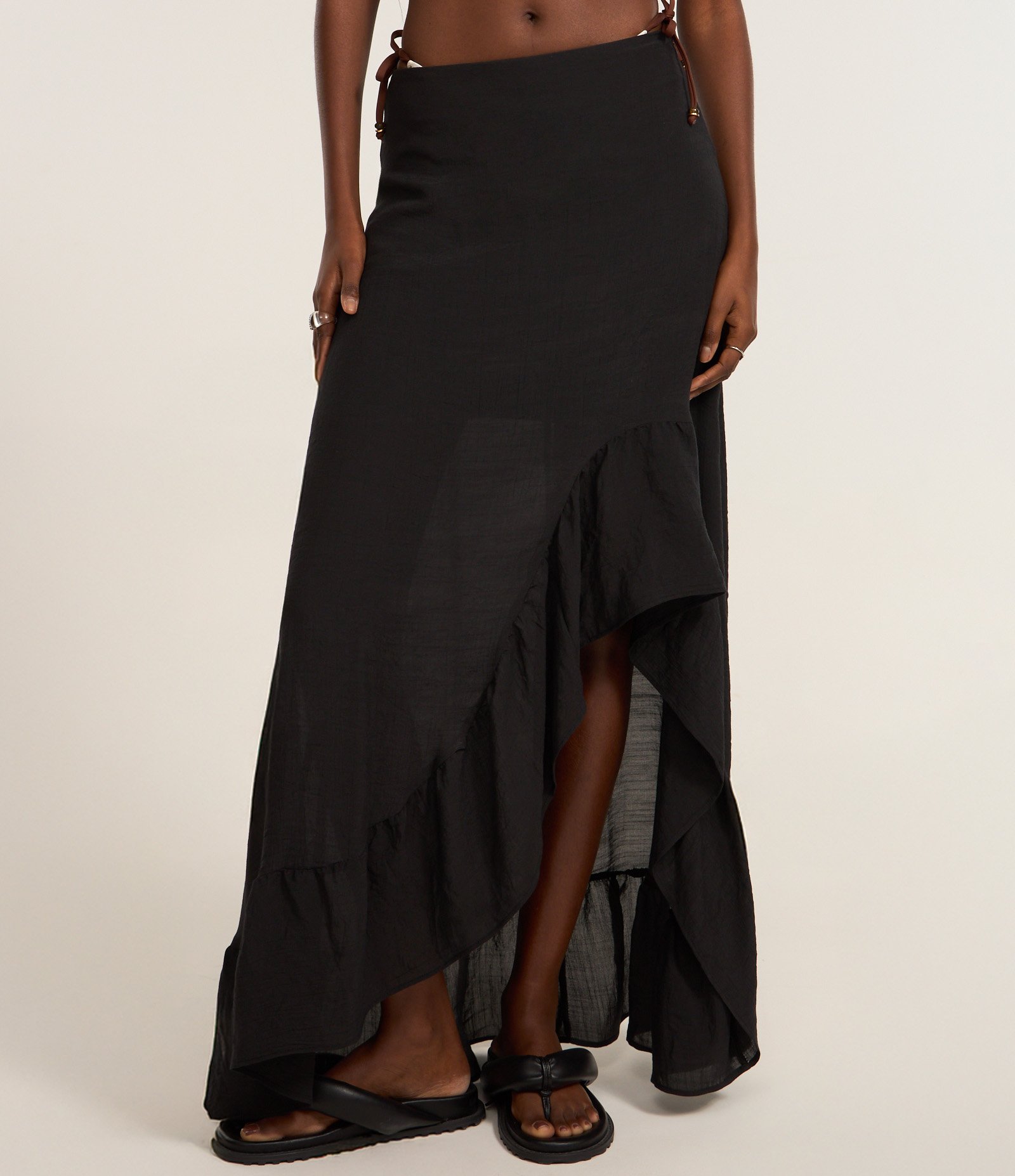 Saia Midi Mullet em Chiffon com Babado na Barra Preto 3