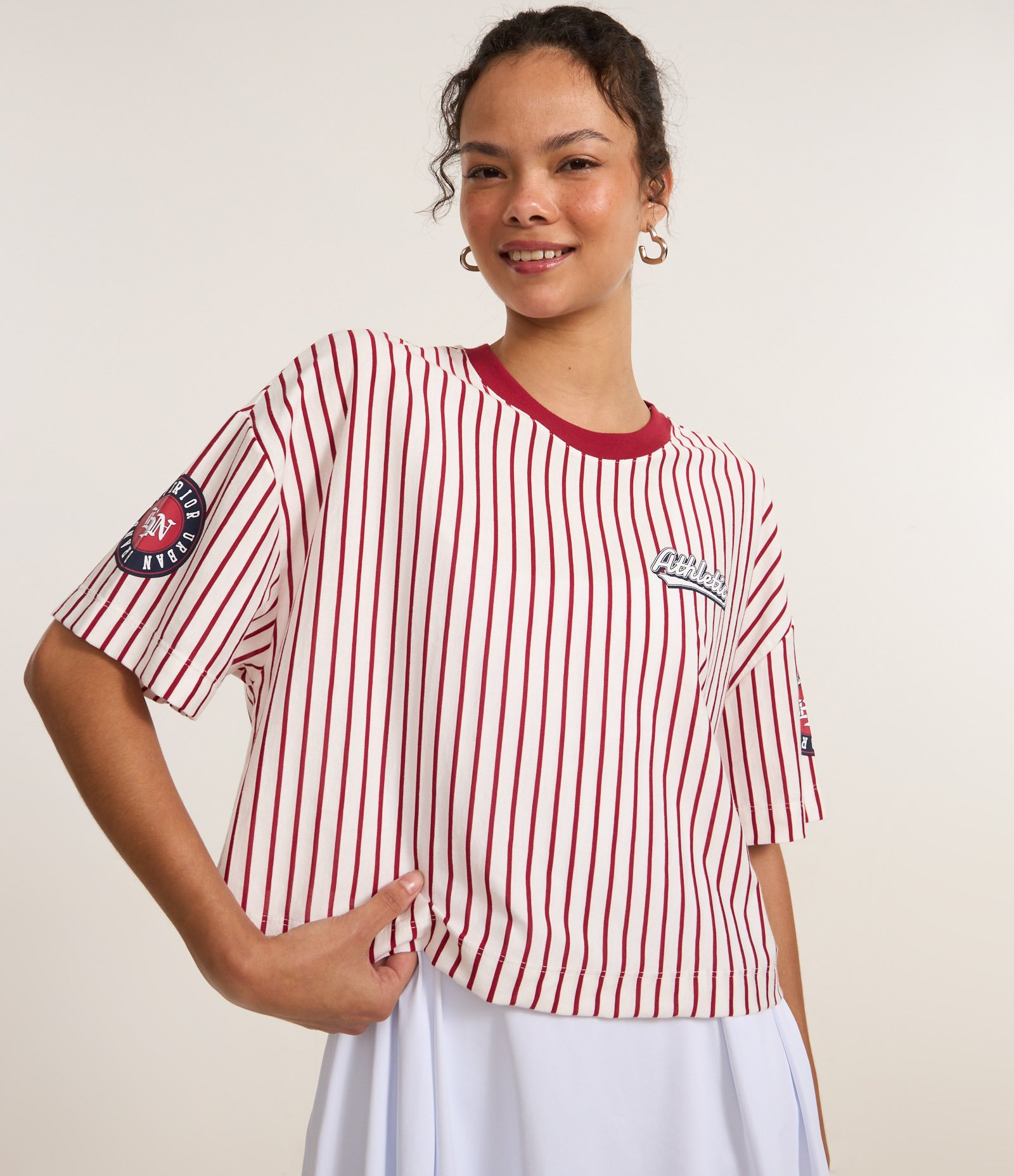 Camiseta Boxy com Estampa Listrada Branco/Vermelho 1