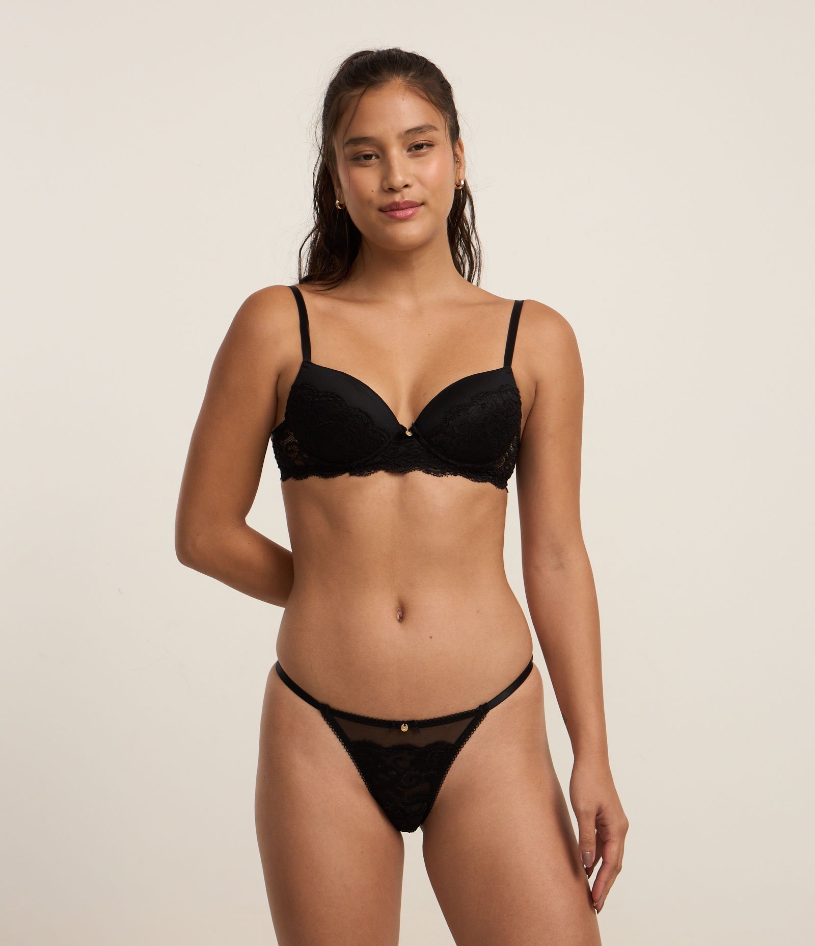 Sutiã Base em Renda Floral com Bojo Oco Preto 2