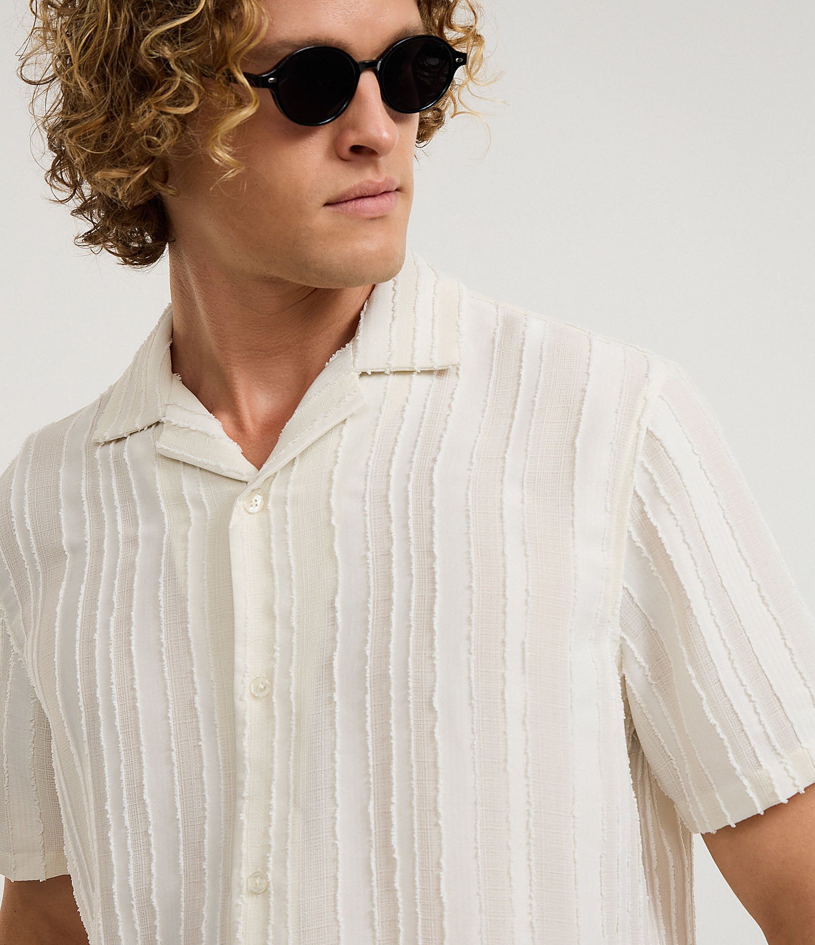Camisa Comfort Texturizado com Listras Branco 4