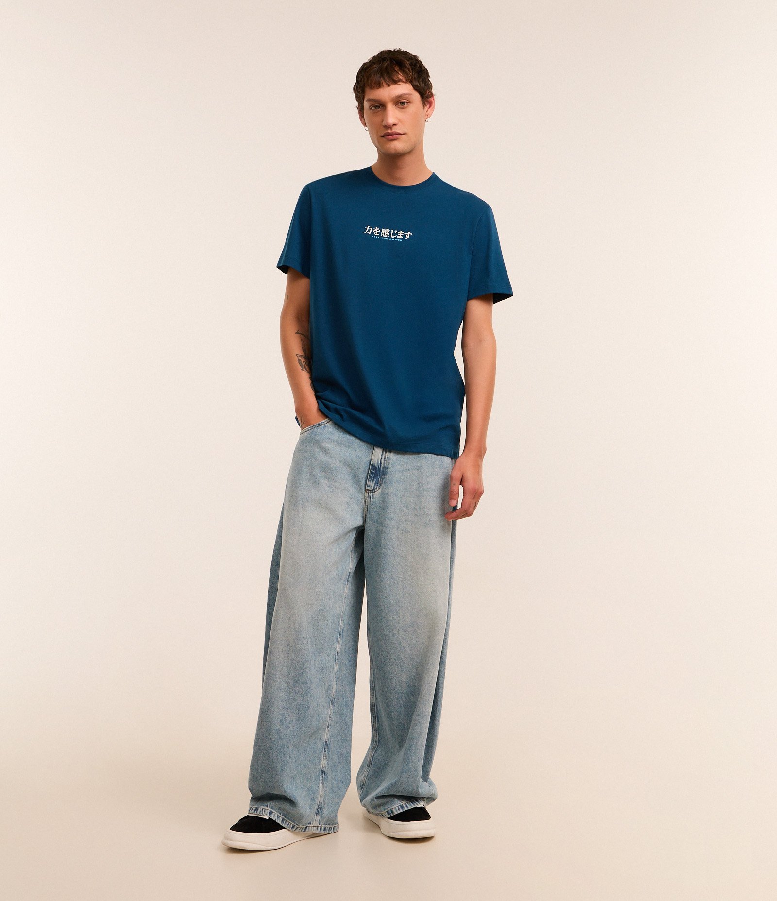 Camiseta Comfort em Algodão com Estampa de Carpa Oriental Azul 3