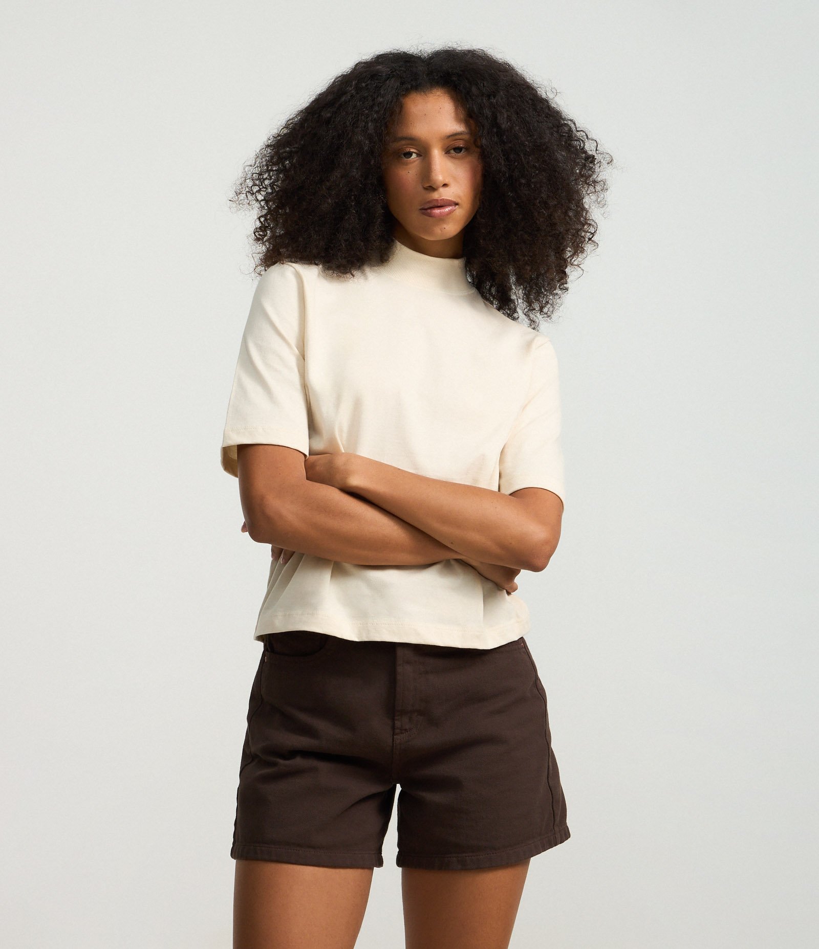 Camiseta em Algodão com Golinha Bege 1