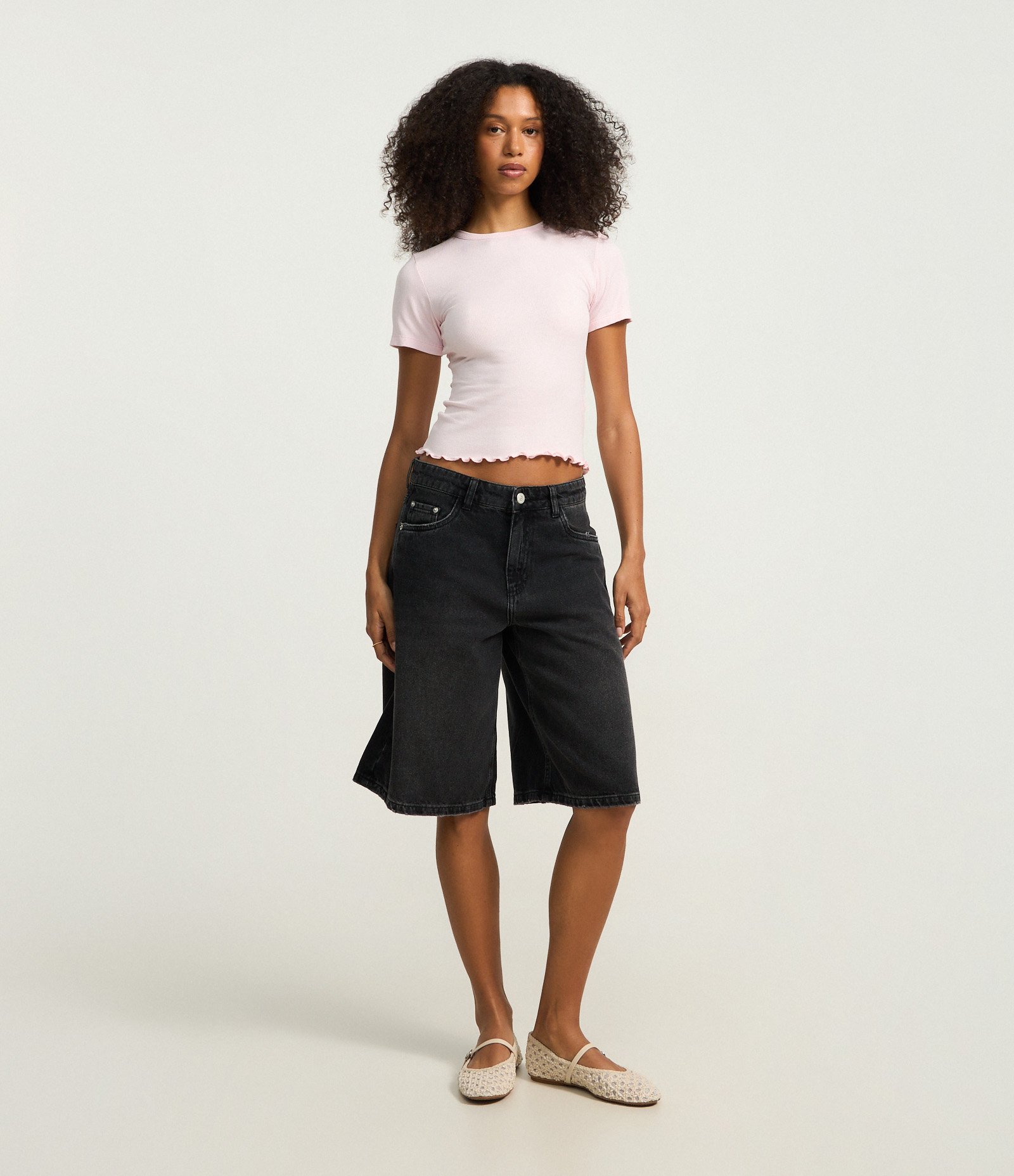 Blusa Básica Texturizada em Viscose com Acabamento Frufru Rosa Claro 2