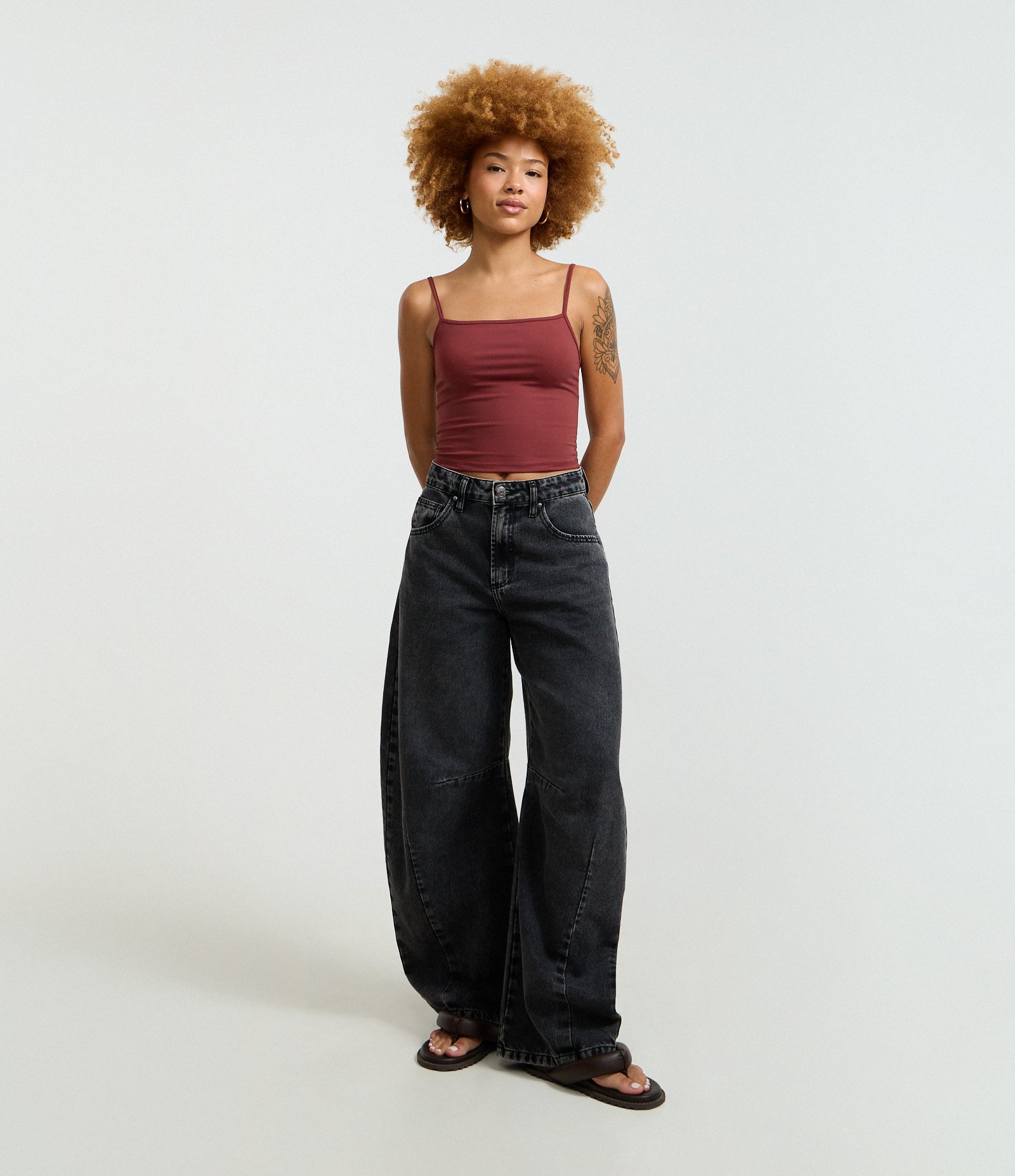 Blusa Cropped de Alcinha em Poliamida Marrom 2