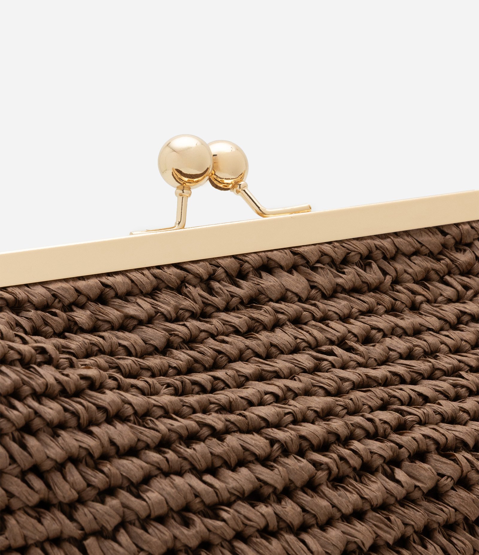 Bolsa Clutch com Efeito de Palha e Fechamento de Metal Marrom 5