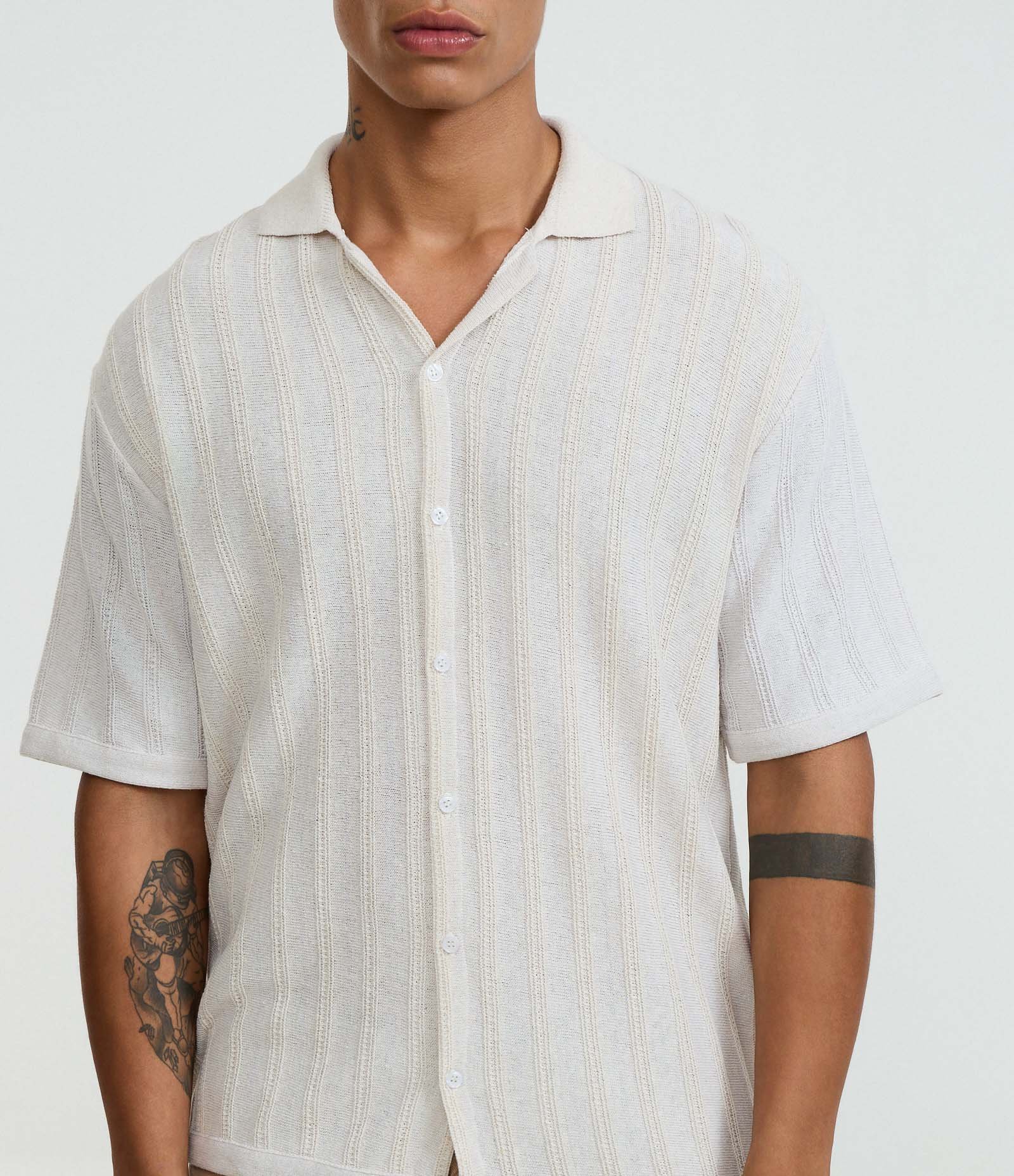 Camisa Boxy em Tricot Liso com Gola Bowling Bege 3