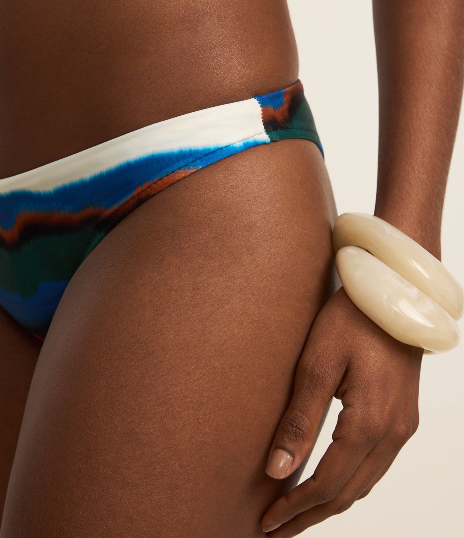 Biquíni Calcinha Básica em Microfibra com Estampa Aquarelada Multicores 3