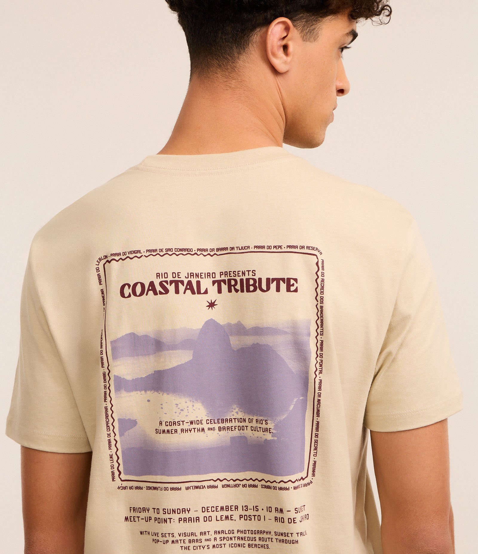 Camiseta Comfort em Algodão com Estampa de Paisagem e Lettering Bege 3