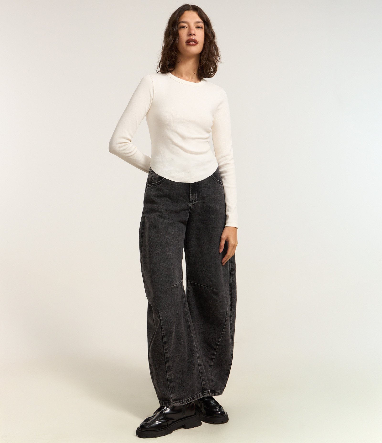 Blusa em Ribana com Barra Arredondada Branco 2