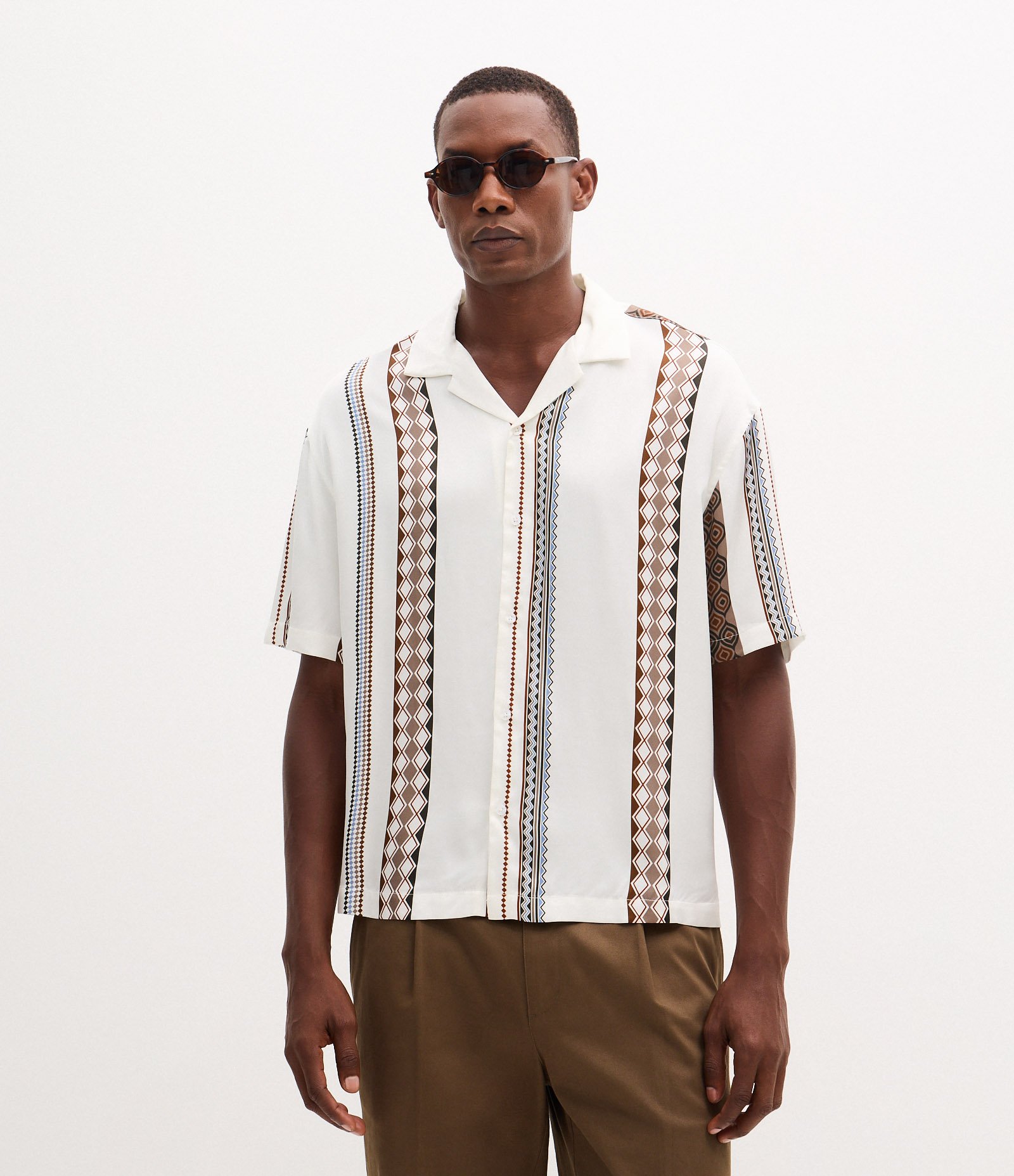 Camisa Relaxed em Viscose com Listras Geométricas Branco 1