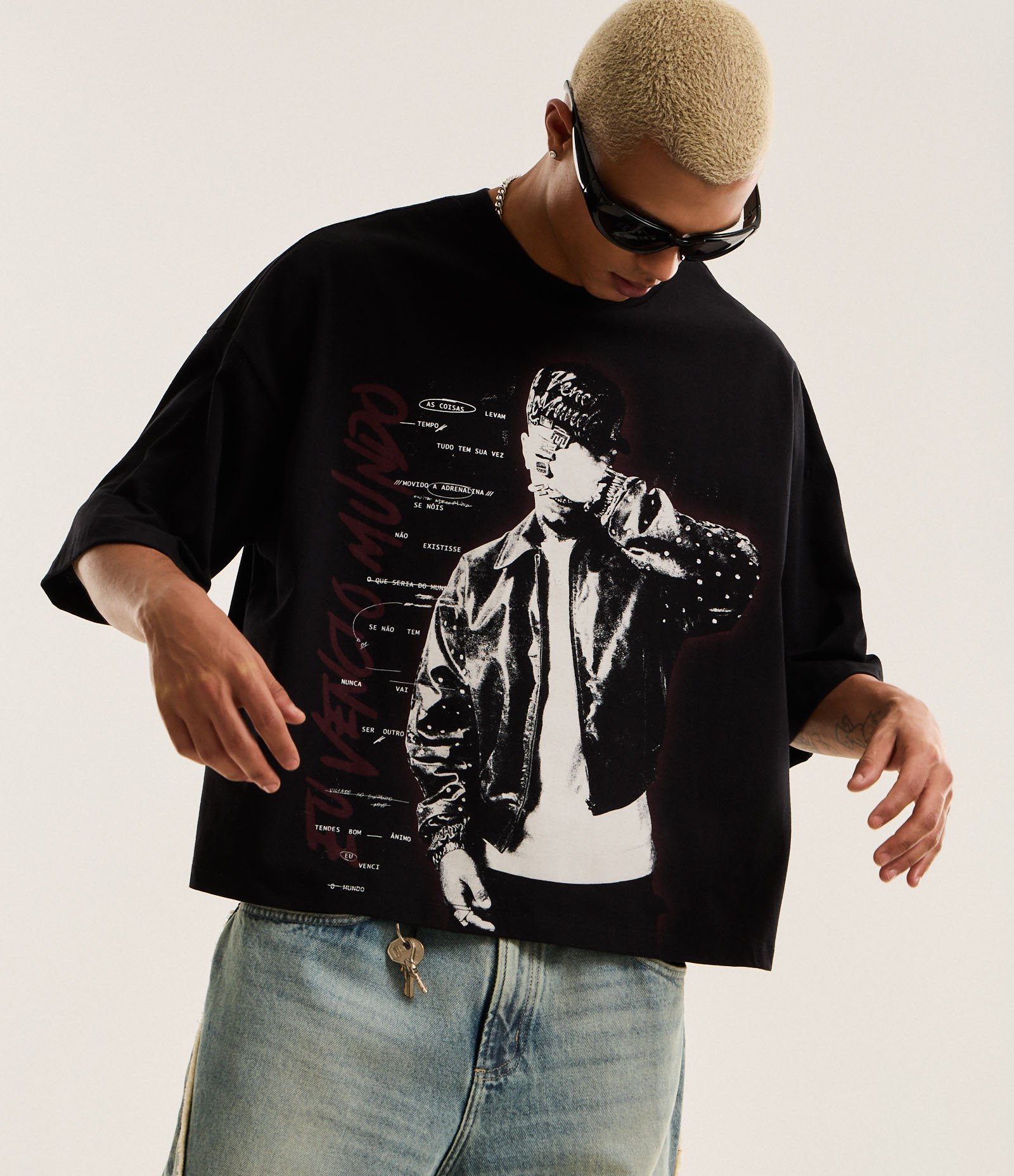 Camiseta Oversized em Algodão com Estampa Lettering Eu Venci o Mundo Veigh Preto 1