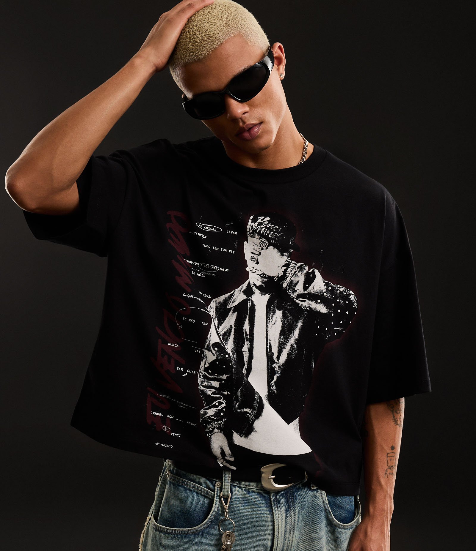 Camiseta Oversized em Algodão com Estampa Lettering Eu Venci o Mundo Veigh Preto 4