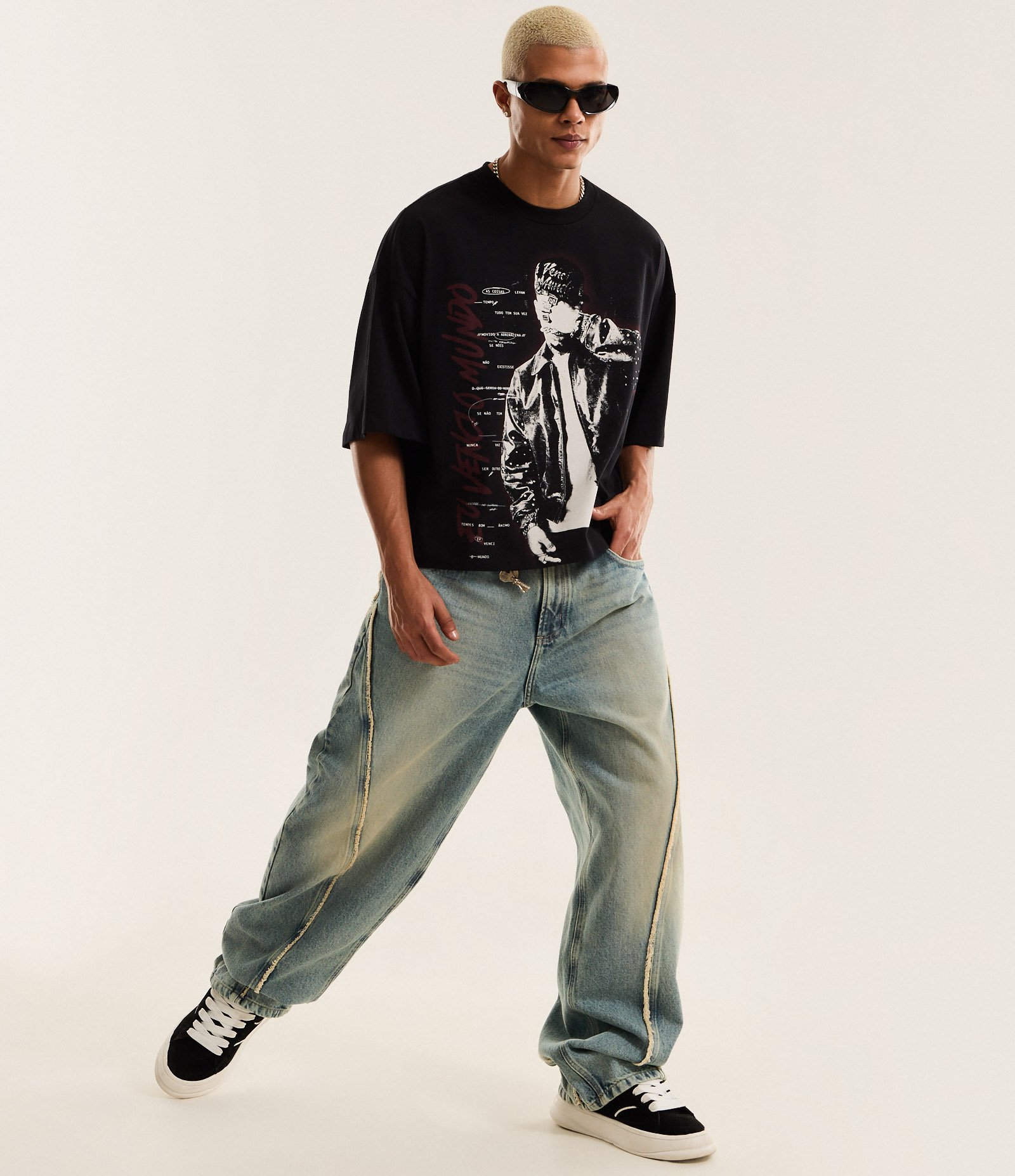 Camiseta Oversized em Algodão com Estampa Lettering Eu Venci o Mundo Veigh Preto 7