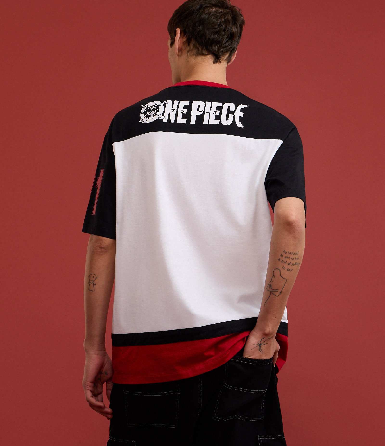 Camiseta Relaxd em Algodão com Estampa One Piece Branco 4