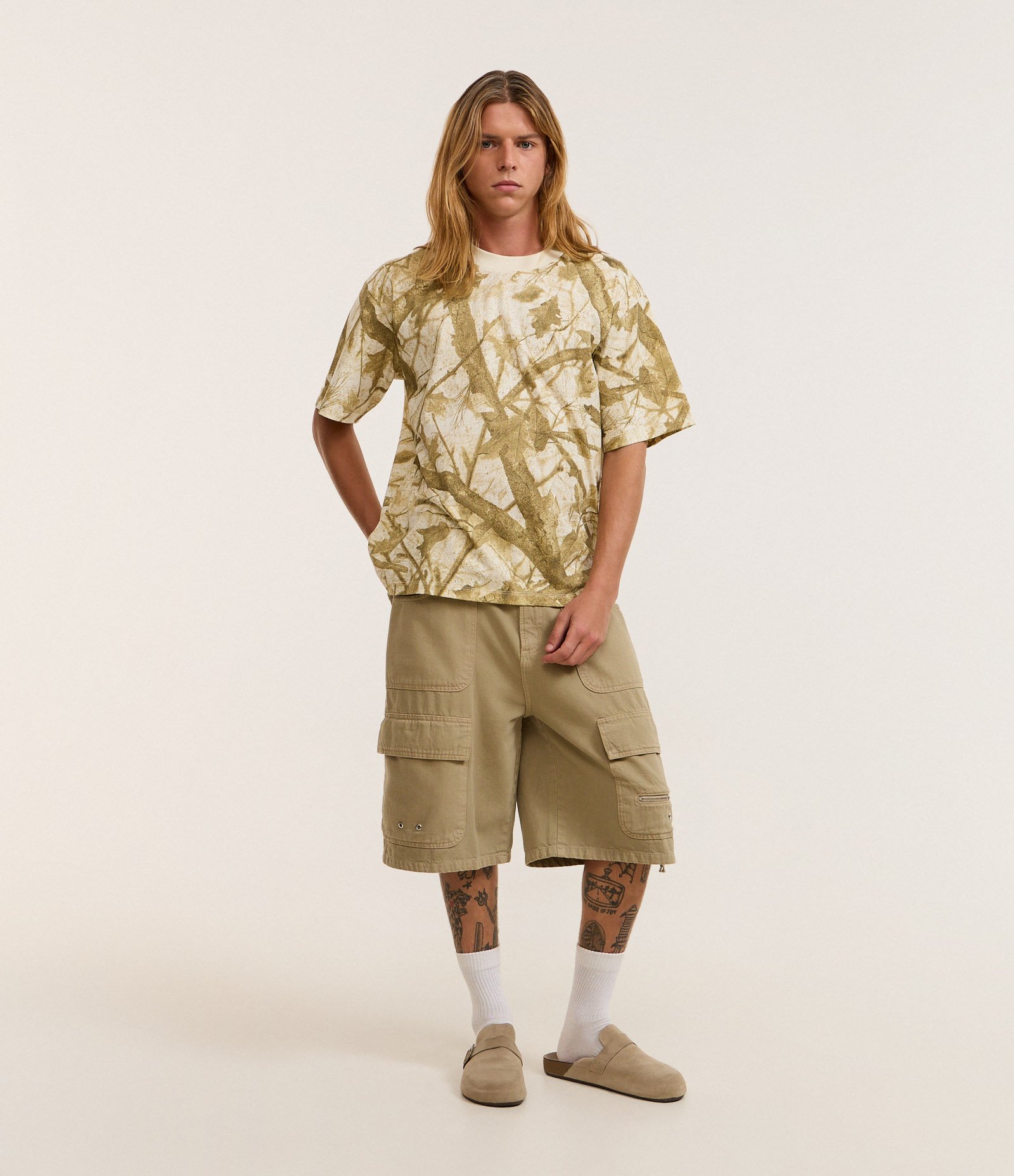 Camiseta Boxy em Algodão com Estampa de Folhagem Amarelo 2