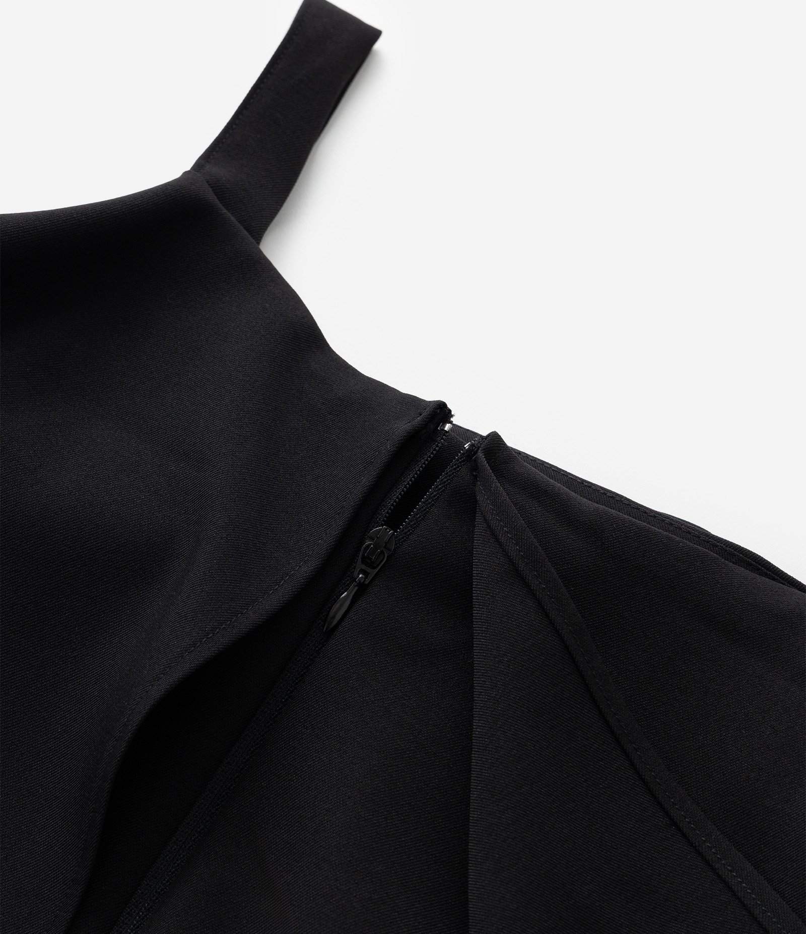 Macacão Alfaiataria em Crepe com Babados Curve & Plus Size Preto 10