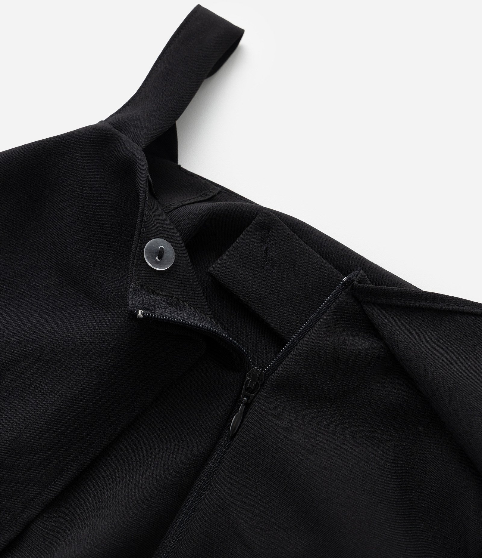 Macacão Alfaiataria em Crepe com Babados Curve & Plus Size Preto 11