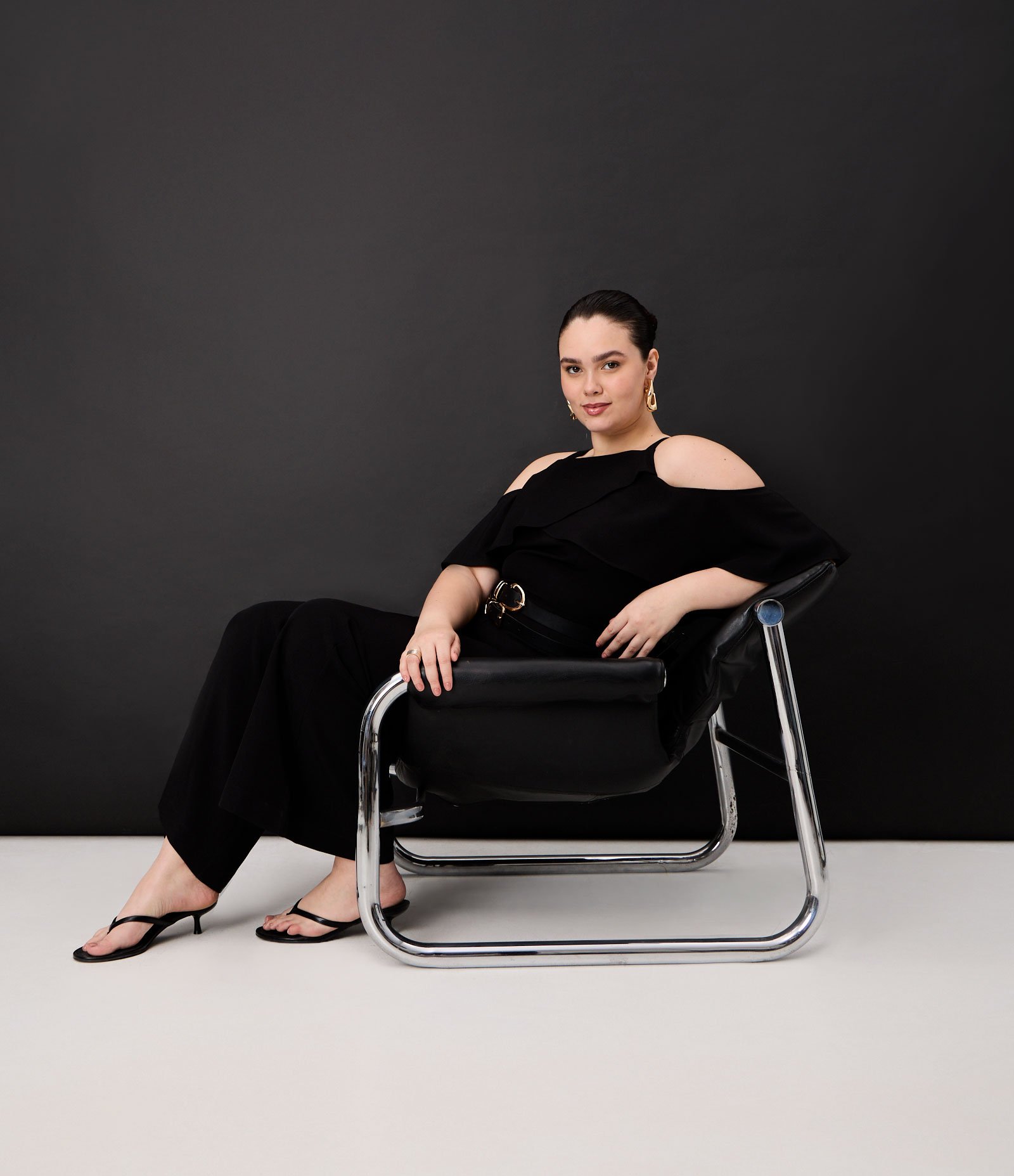 Macacão Alfaiataria em Crepe com Babados Curve & Plus Size Preto 1