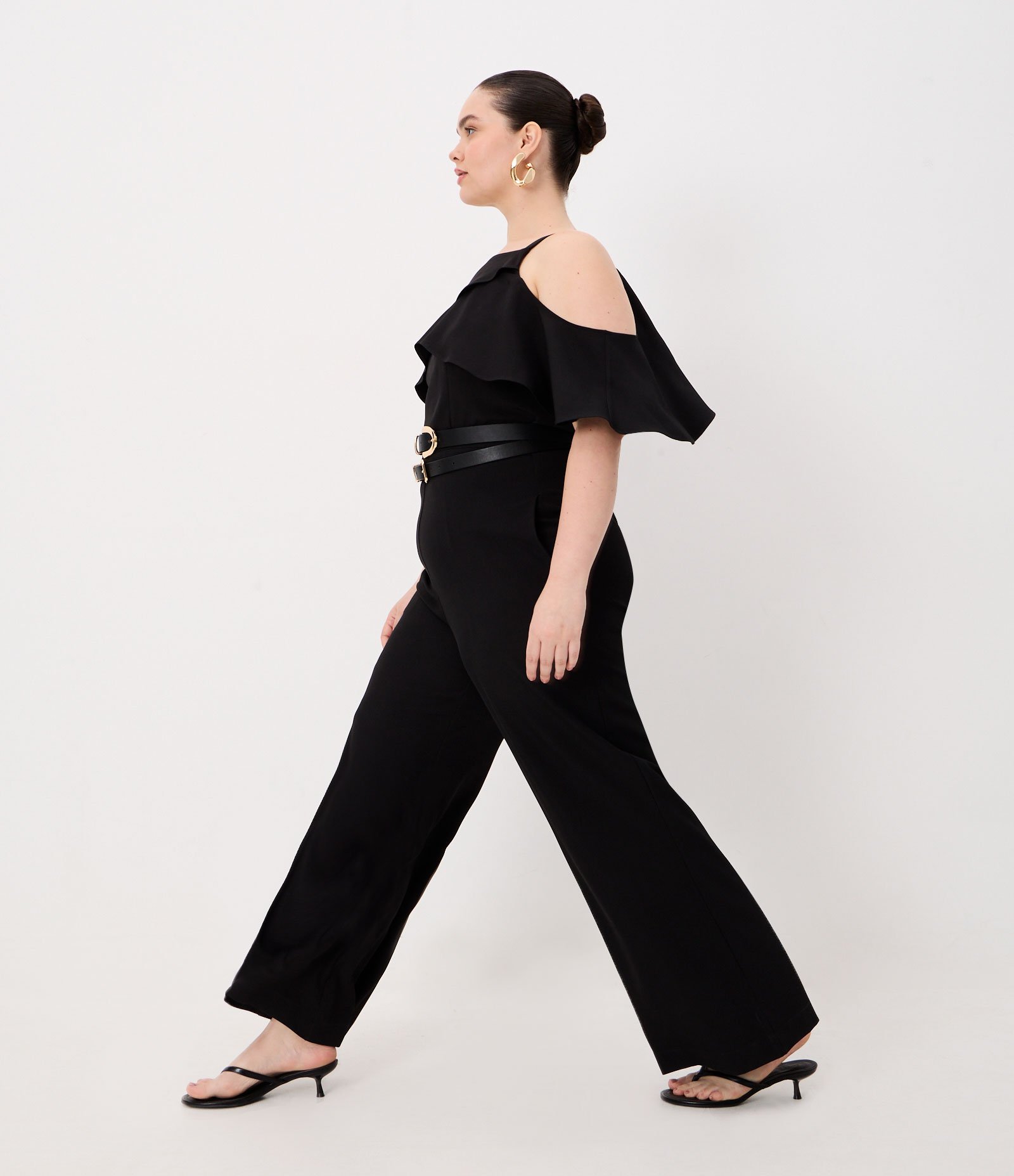 Macacão Alfaiataria em Crepe com Babados Curve & Plus Size Preto 3