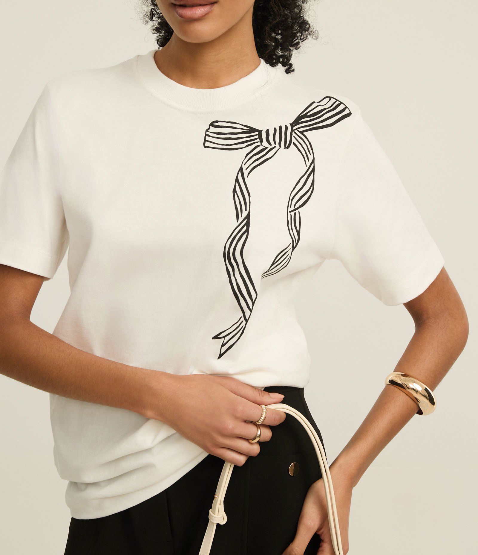 Camiseta em Algodão com Estampa de Laço Branco 3