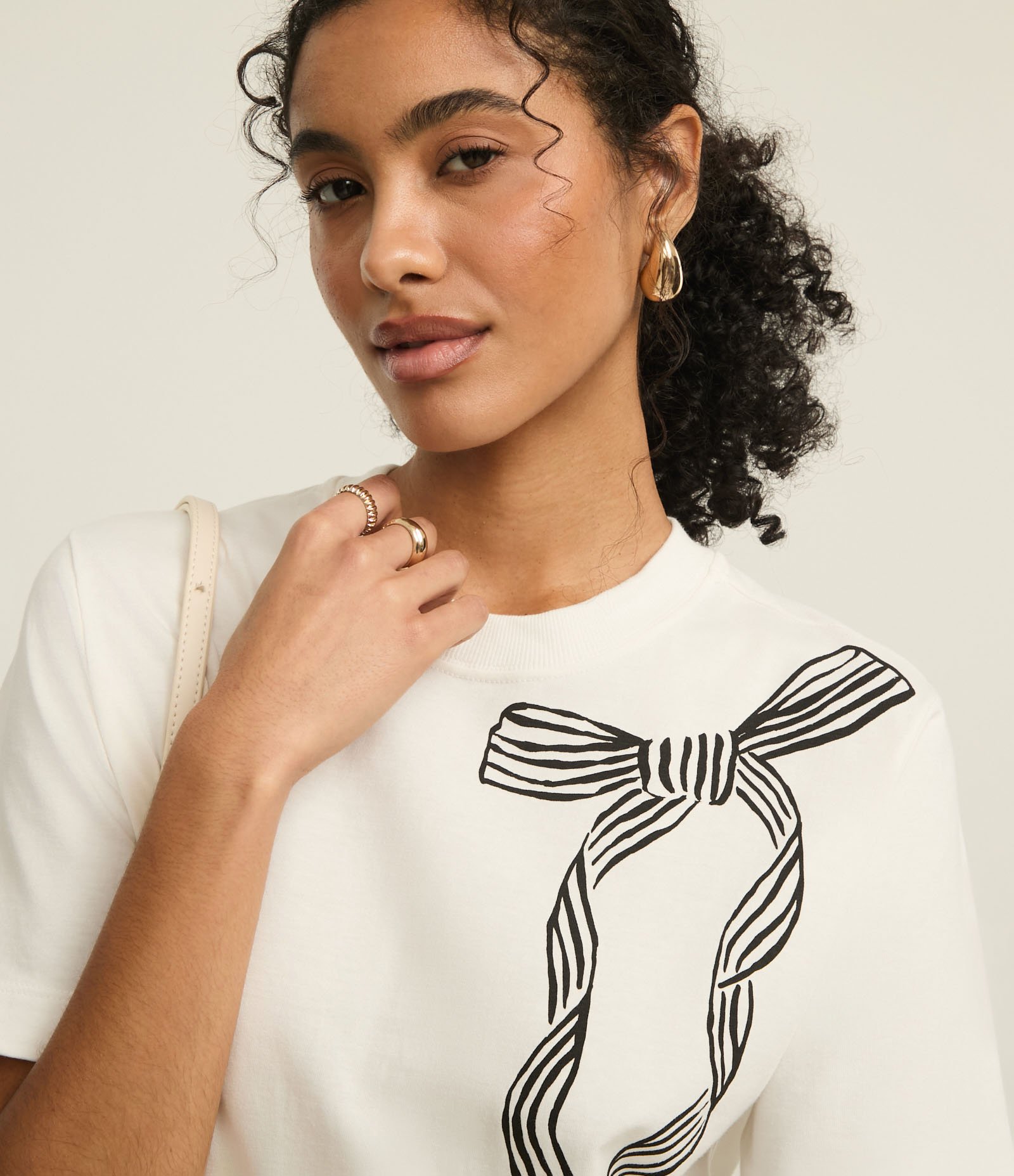 Camiseta em Algodão com Estampa de Laço Branco 4