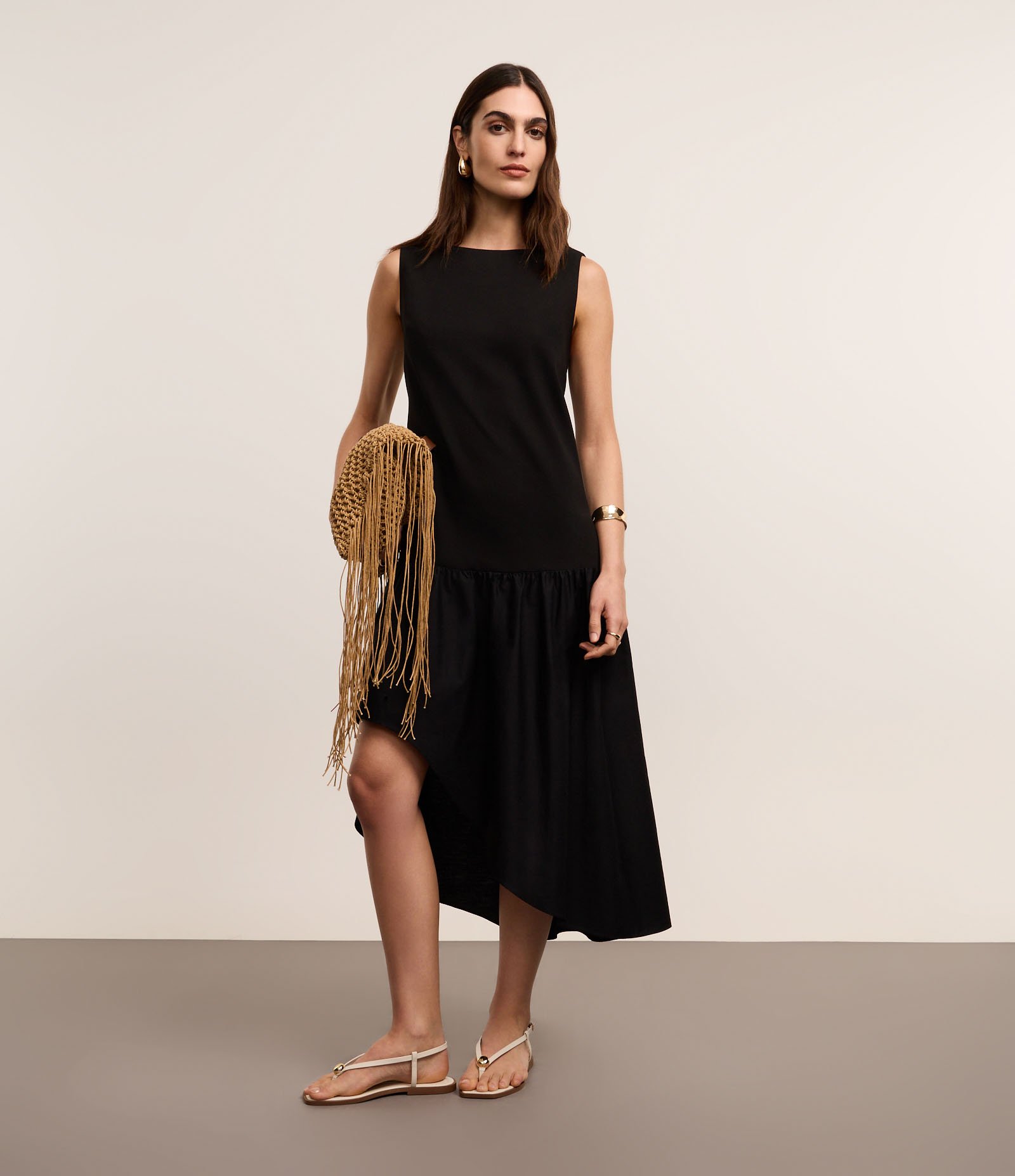 Vestido Hi-Lo Midi com Cintura Baixa e Barra Assimétrica Preto 2