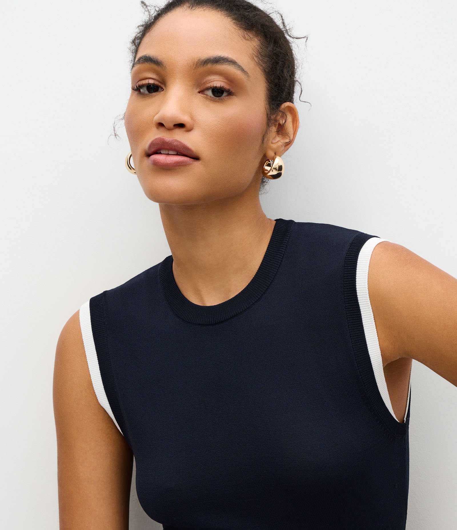 Blusa Colete em Tricô com Viés Contrastantes Azul Escuro 4