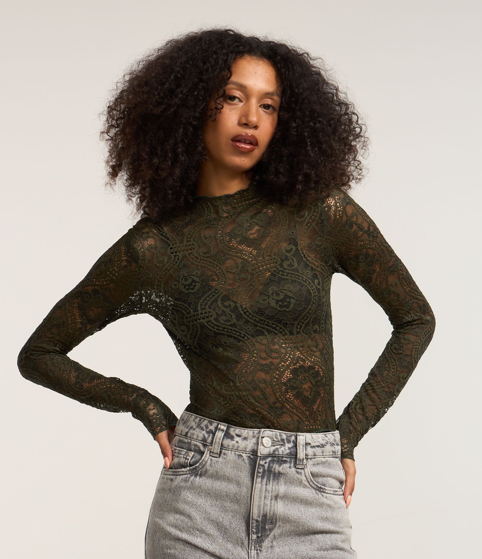 Blusa em Renda Floral com Transparencia Verde 1