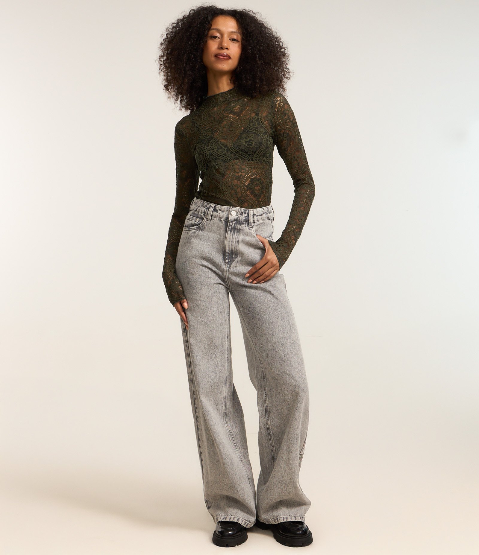 Blusa em Renda Floral com Transparencia Verde 2