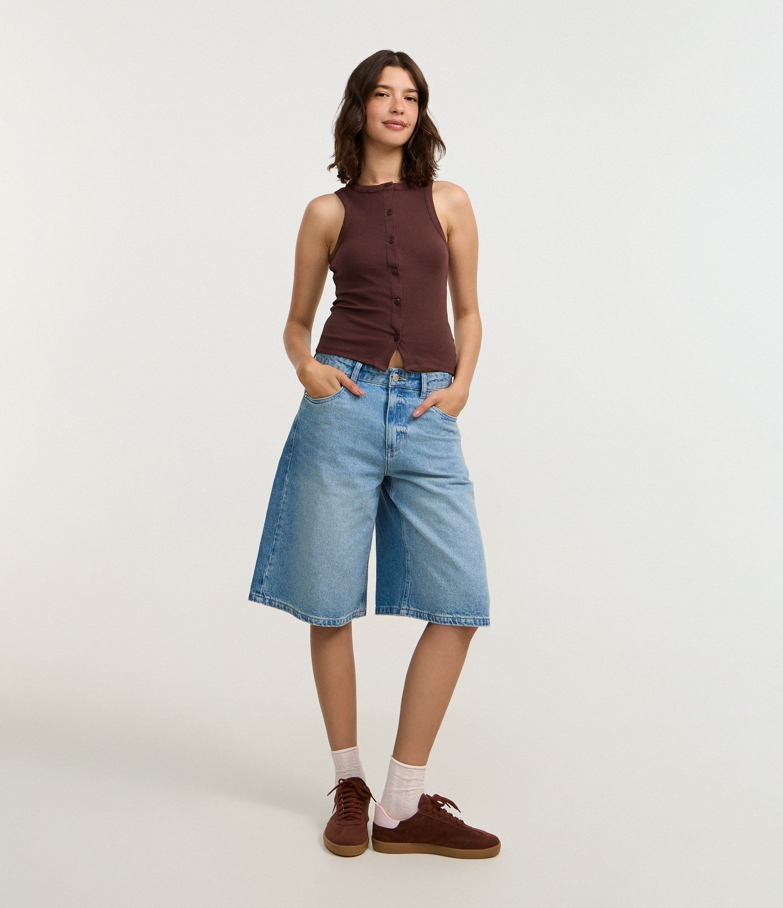 Regata em Ribana com Botões Frontais Marrom 2