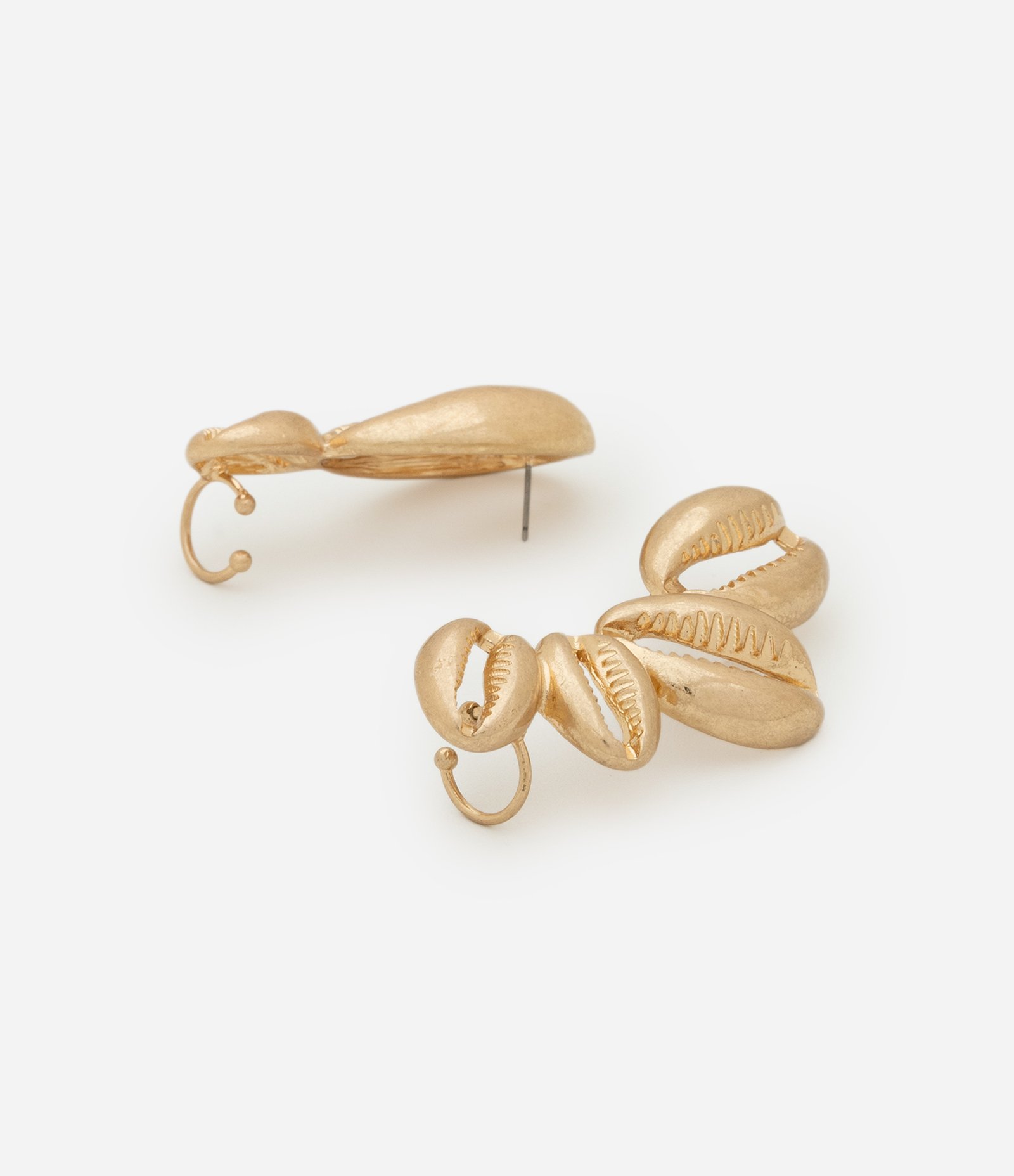 Brinco Ear Cuff Assimétrico com Búzios Dourado 5