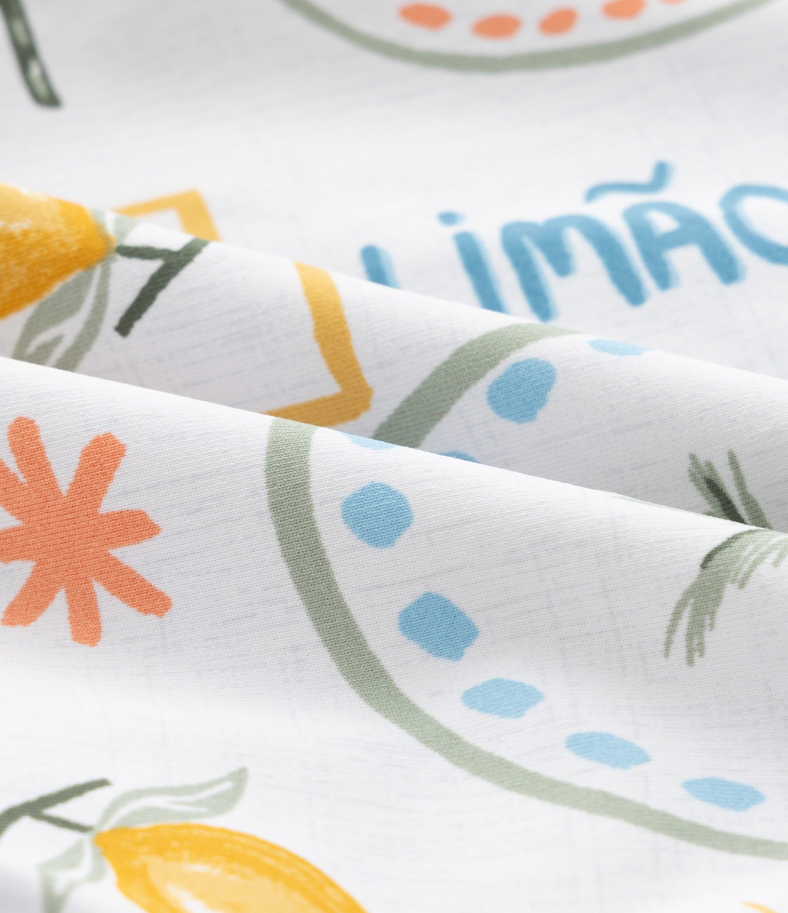 Maiô Infantil com Estampa Tropical e Recorte Vazado - Tam 7 a 16 Anos Multicores 3