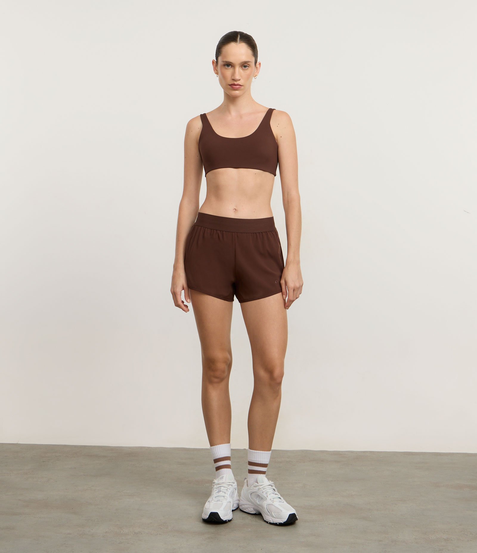 Short Runner Esportivo com Cós Largo Elástico Marrom 1