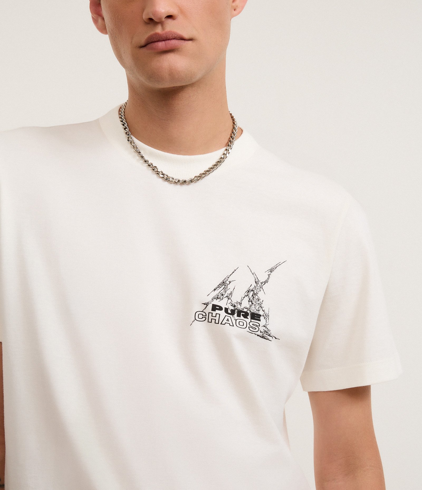 Camiseta Comfort em Algodão Com Estampa Tribal e Lettering Pure Chaos Branco 4